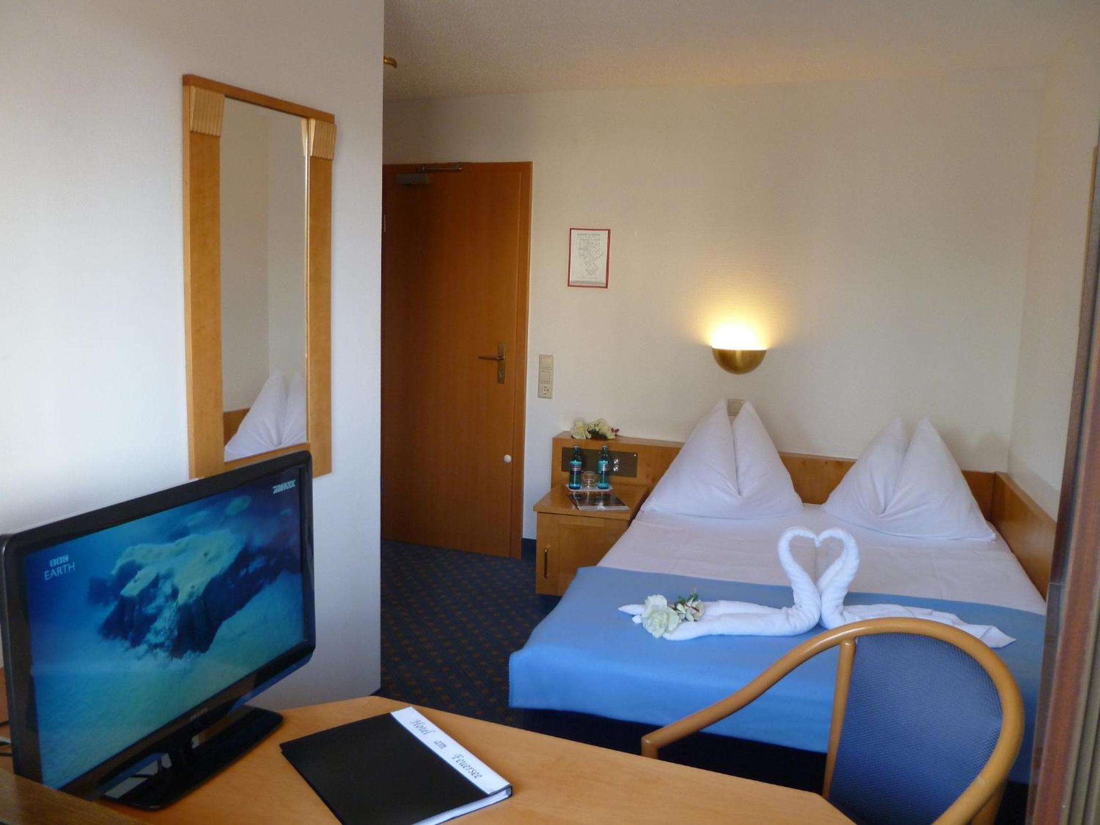 Small Double Room with French Bed - Photo 1