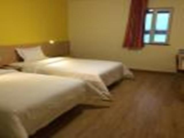 Business Twin Room photo 1