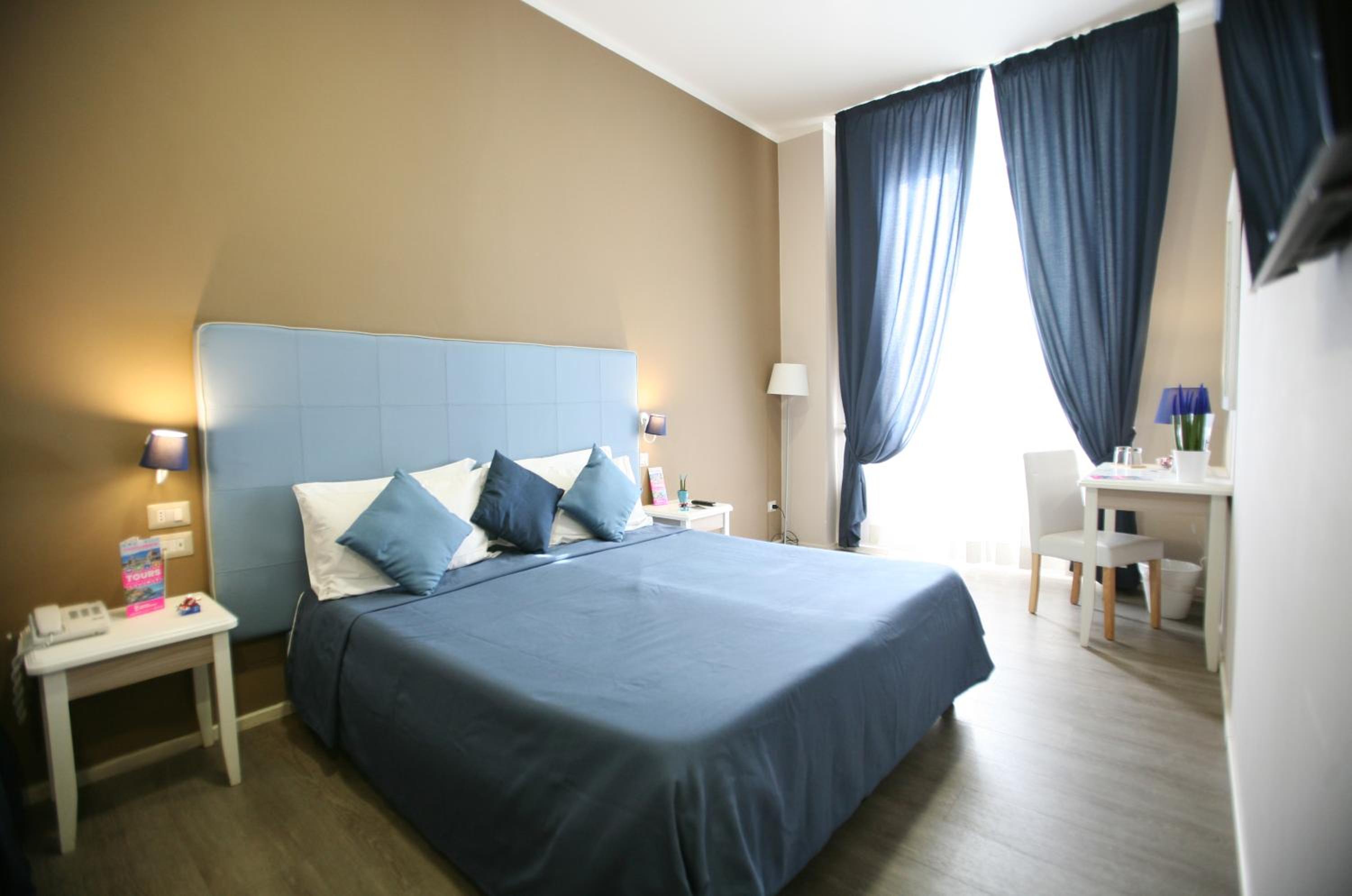 Double Room thumbnail 6