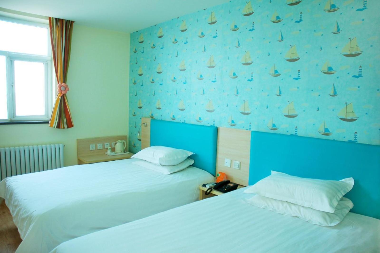 Business Twin Room - Photo 3
