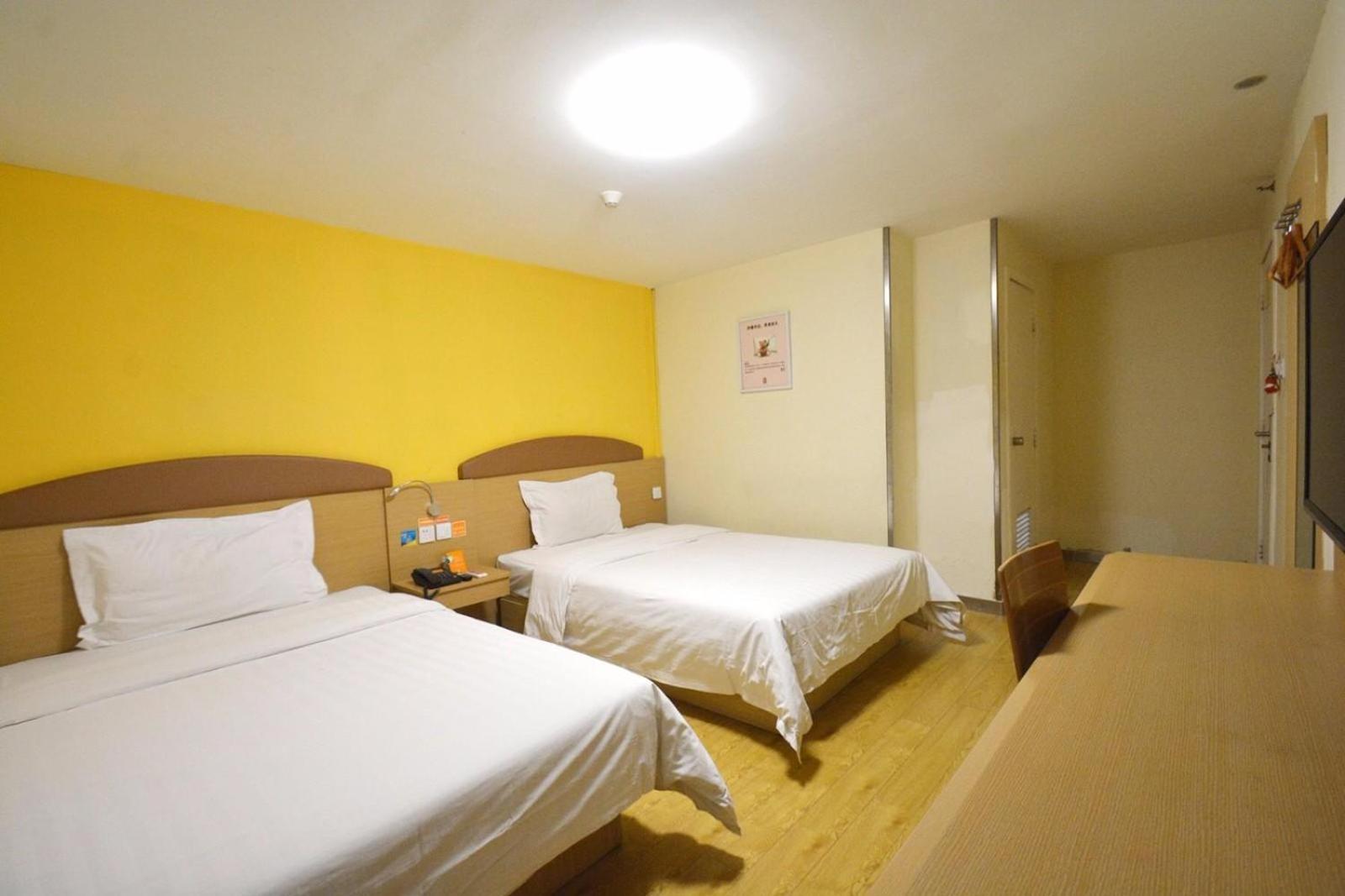 Business Twin Room photo 3