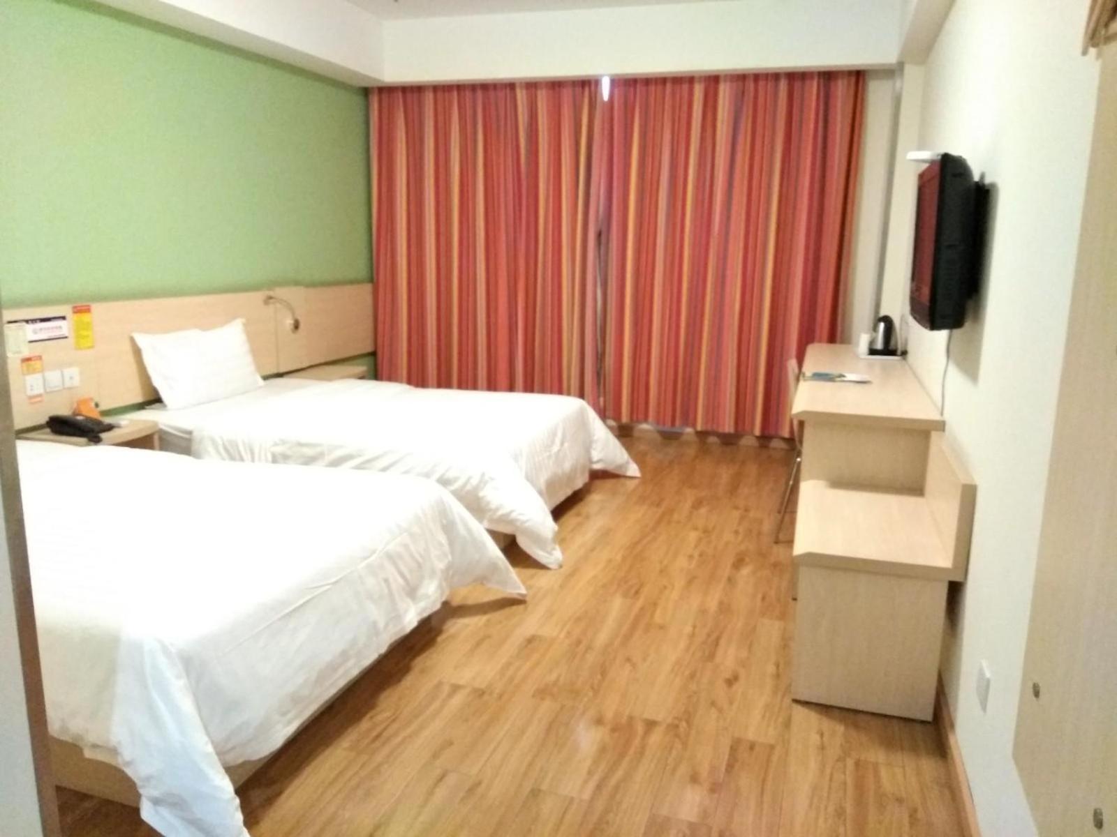 Business Twin Room photo 2