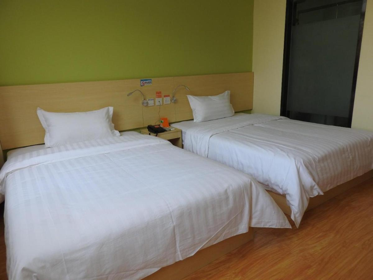 Comfortable Twin Room