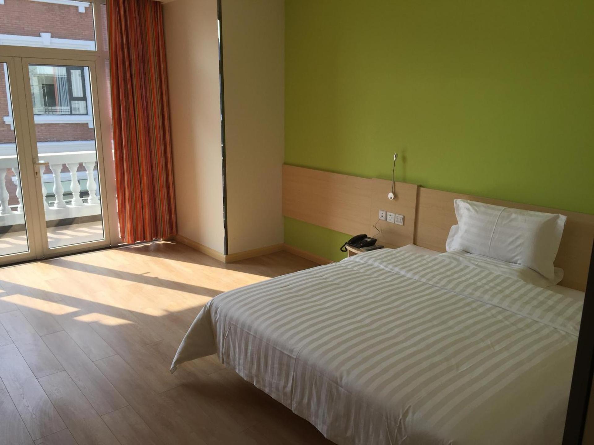 Business Queen Bed Room