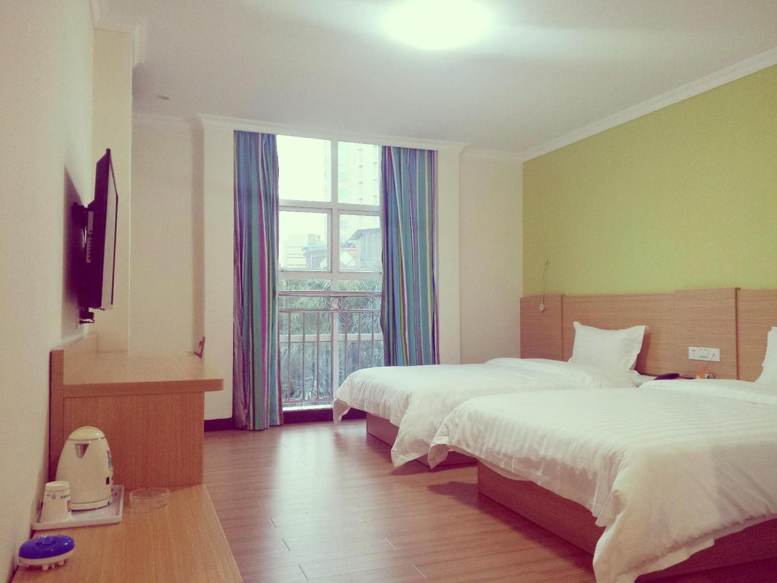Business Twin Room photo 2