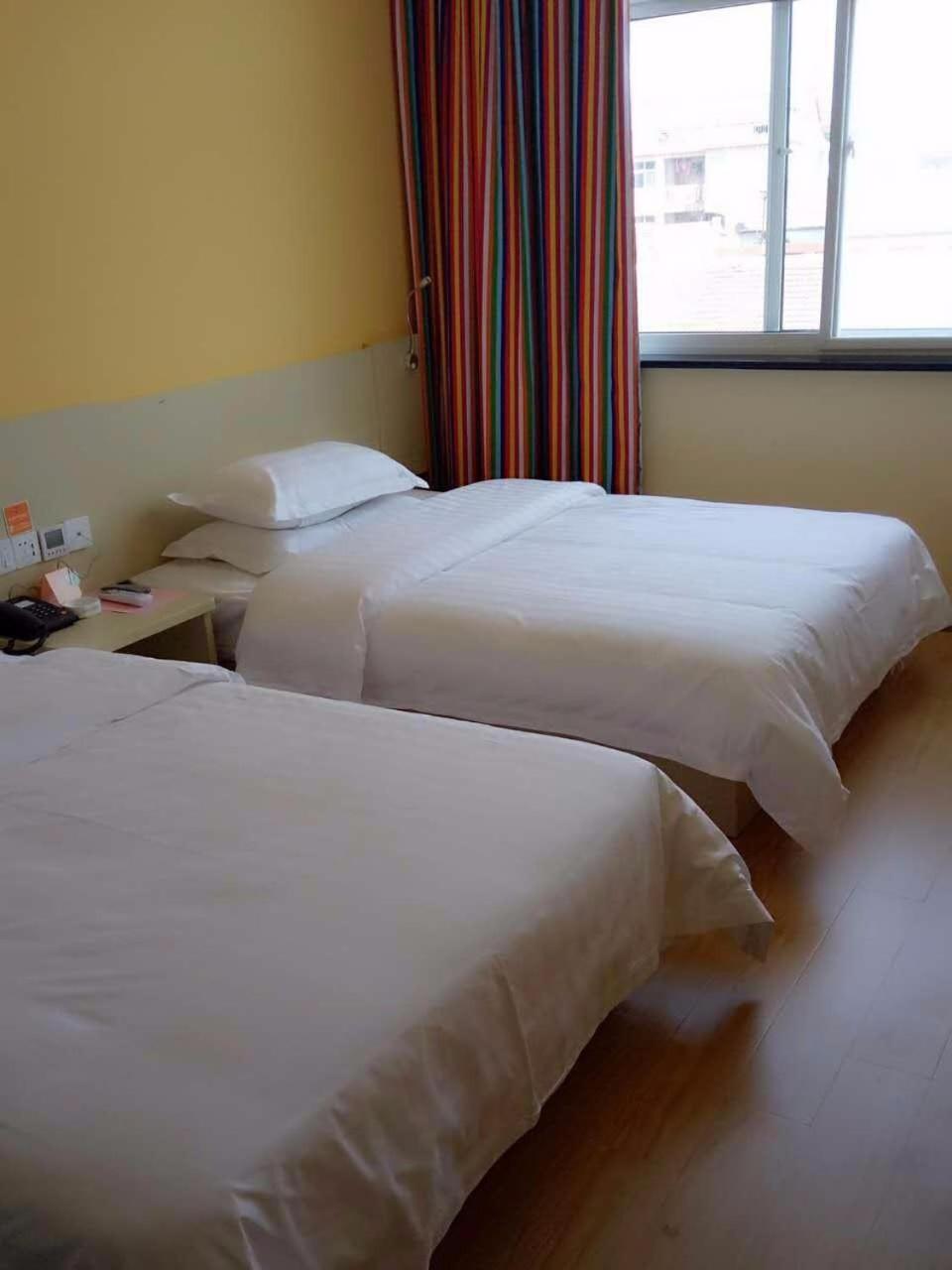 Business Twin Room photo 2