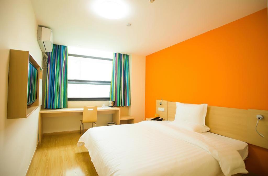 Business Queen Bed Room