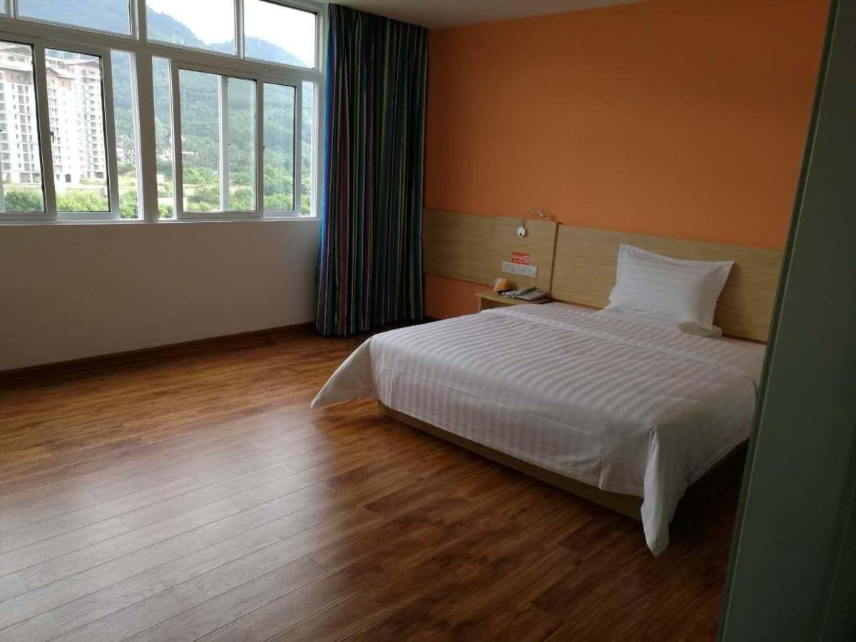 Business Queen Bed Room