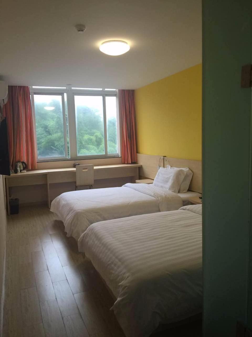 Business Twin Room photo 1
