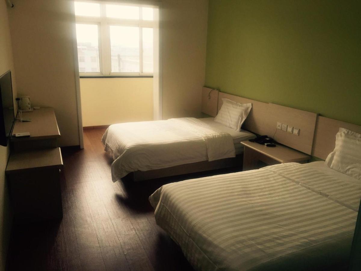 Comfortable Twin Room