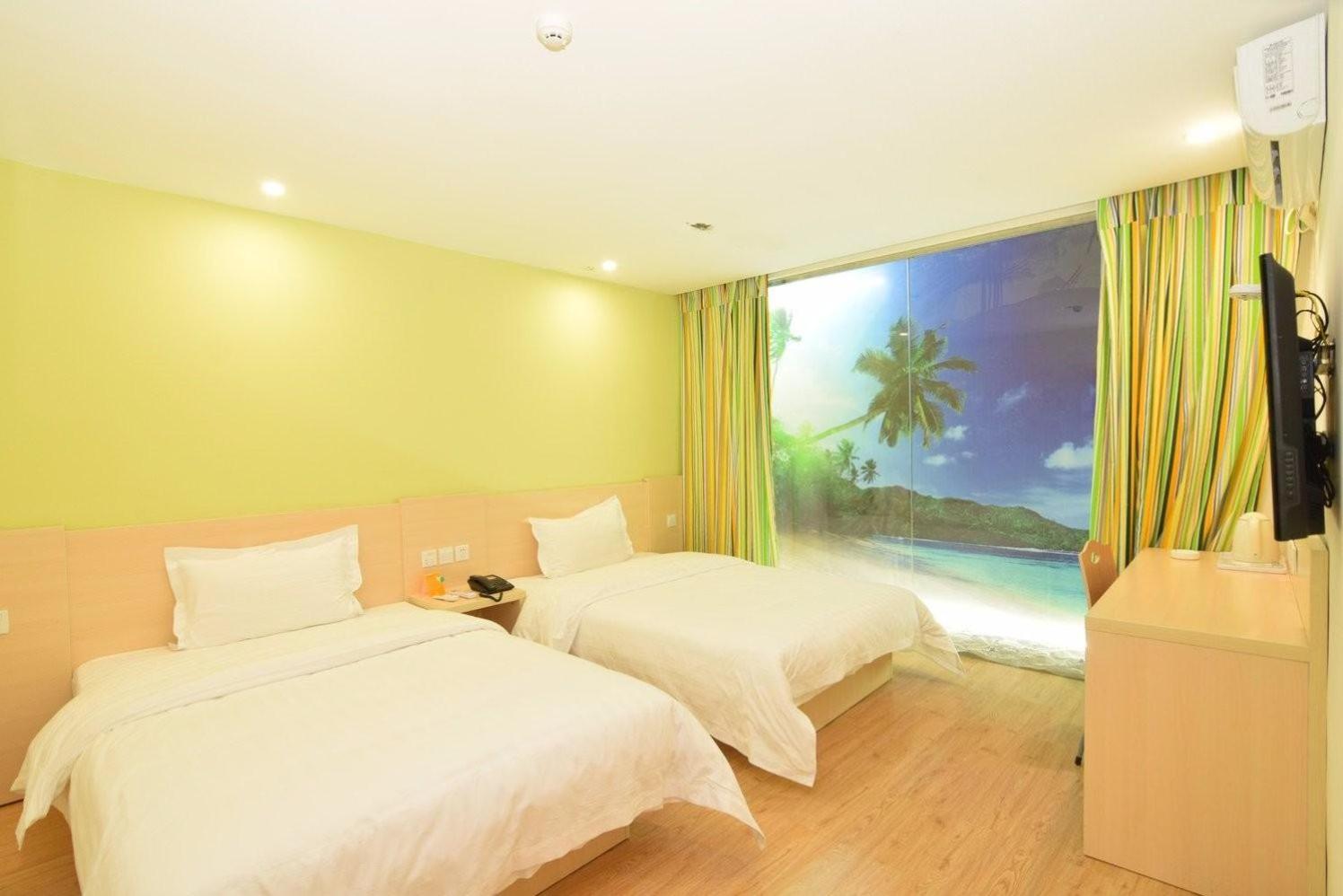 Comfortable Twin Room