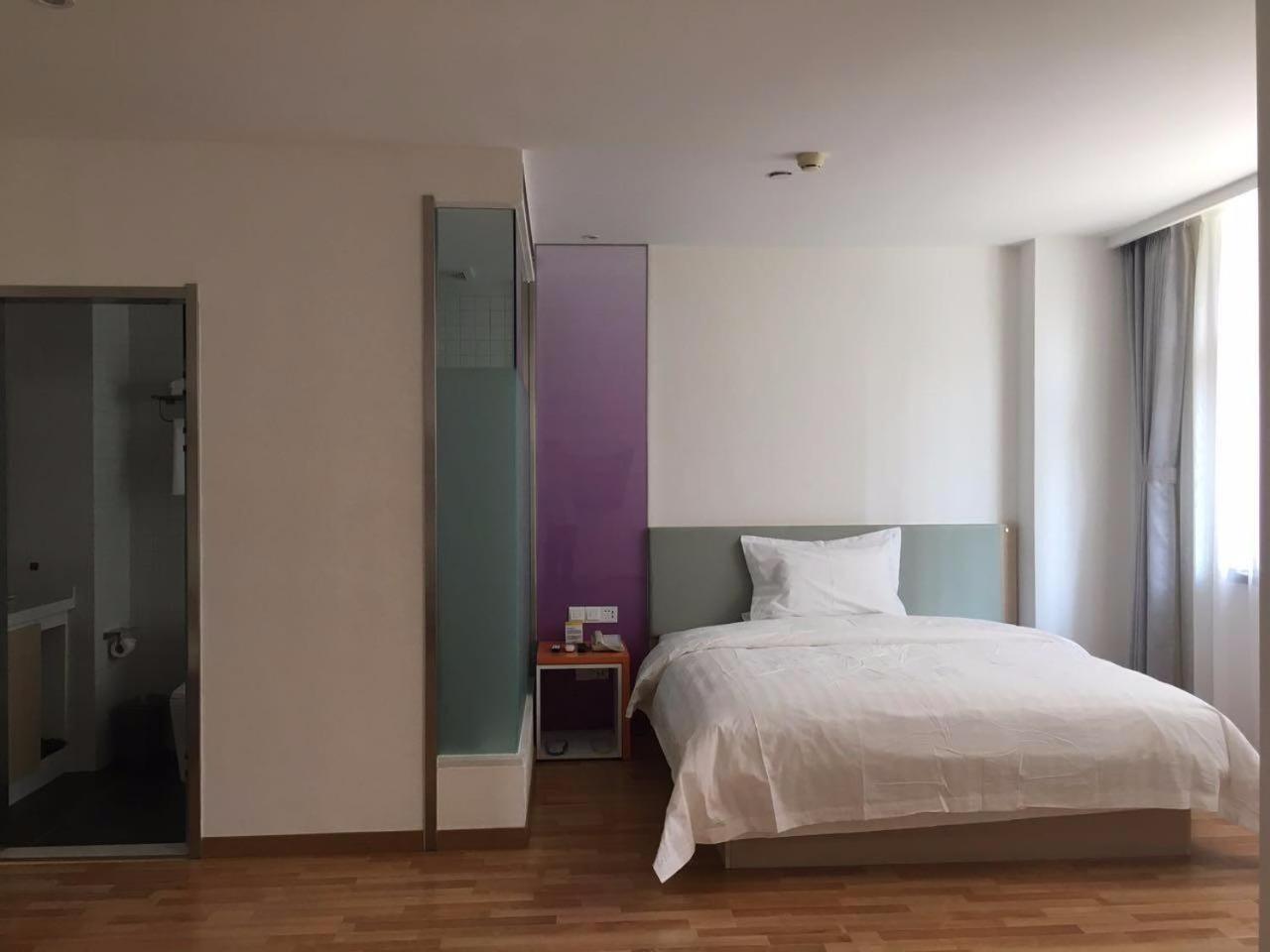 Twin/Double Room photo 3