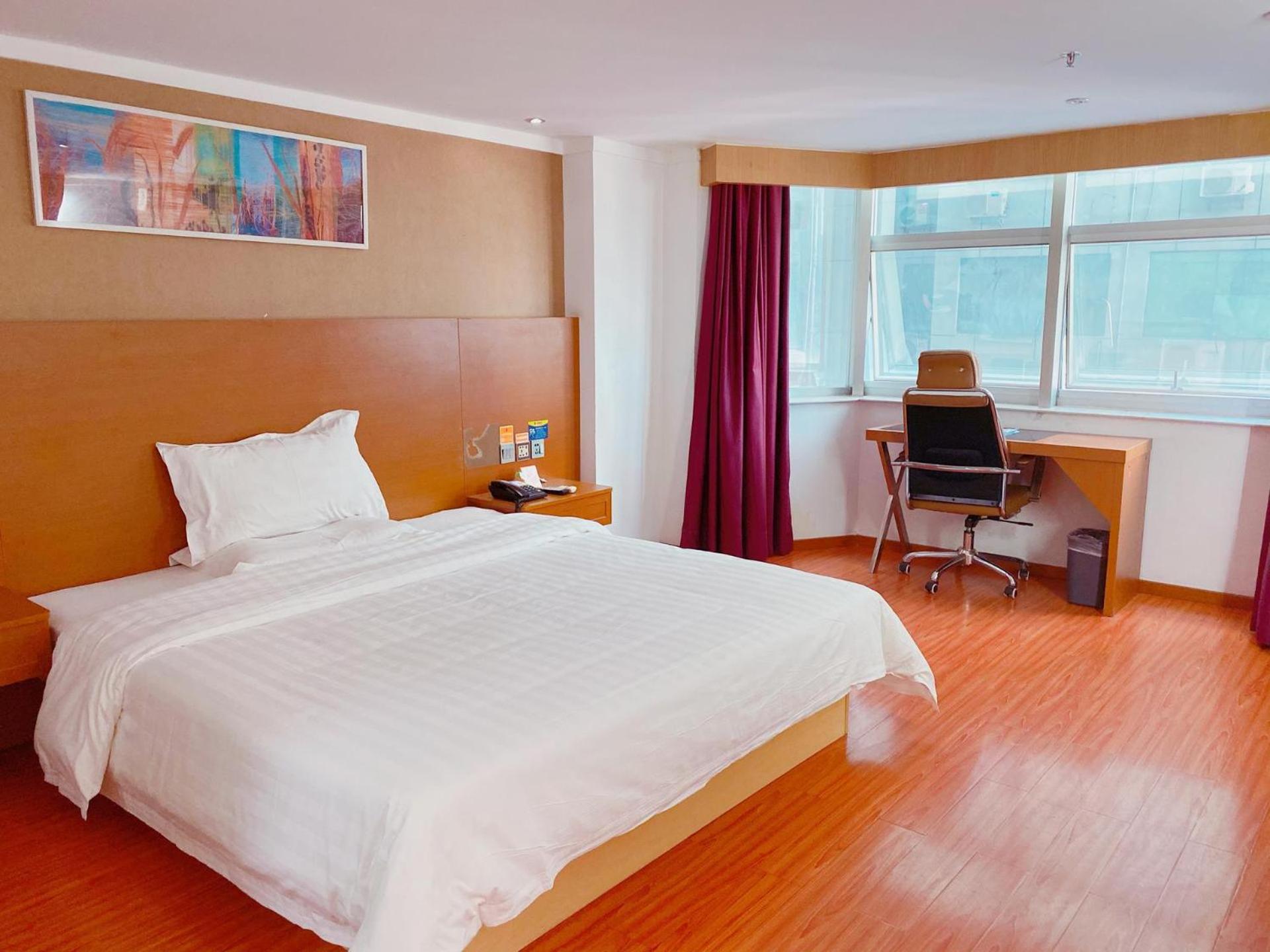 Superior Queen Bed Room - Photo 3