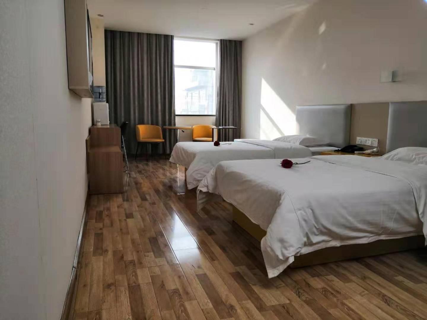 Twin Room - Photo 2