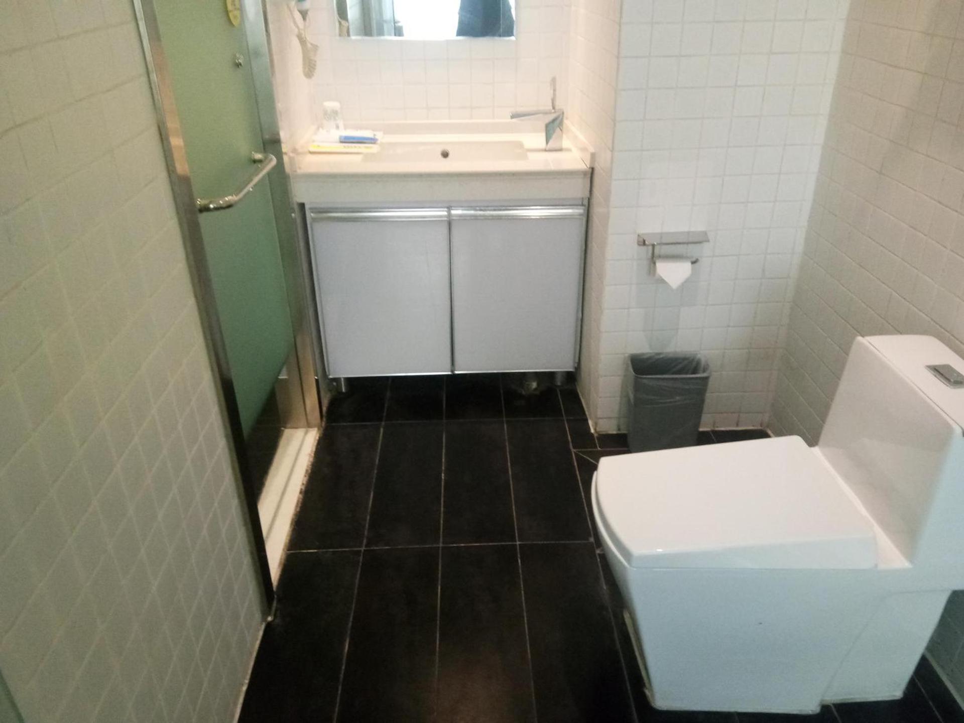 Twin Room - Photo 5