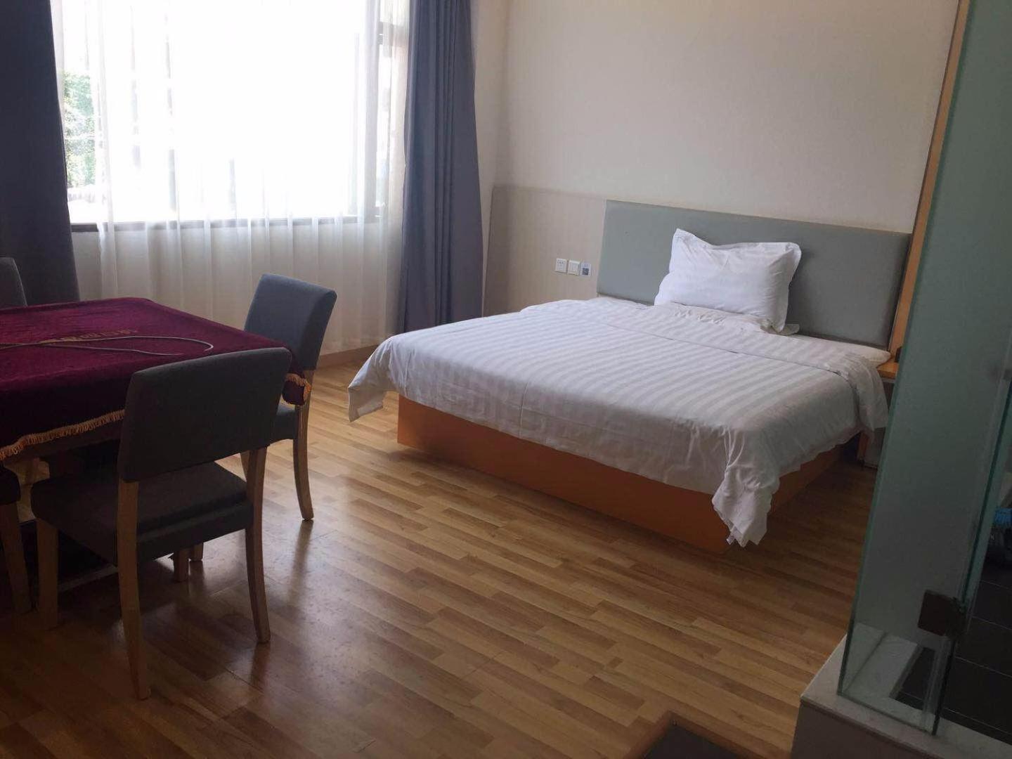 Superior Queen Bed Room