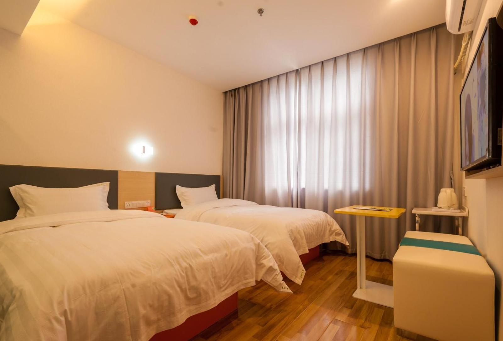 Twin Room - Photo 1