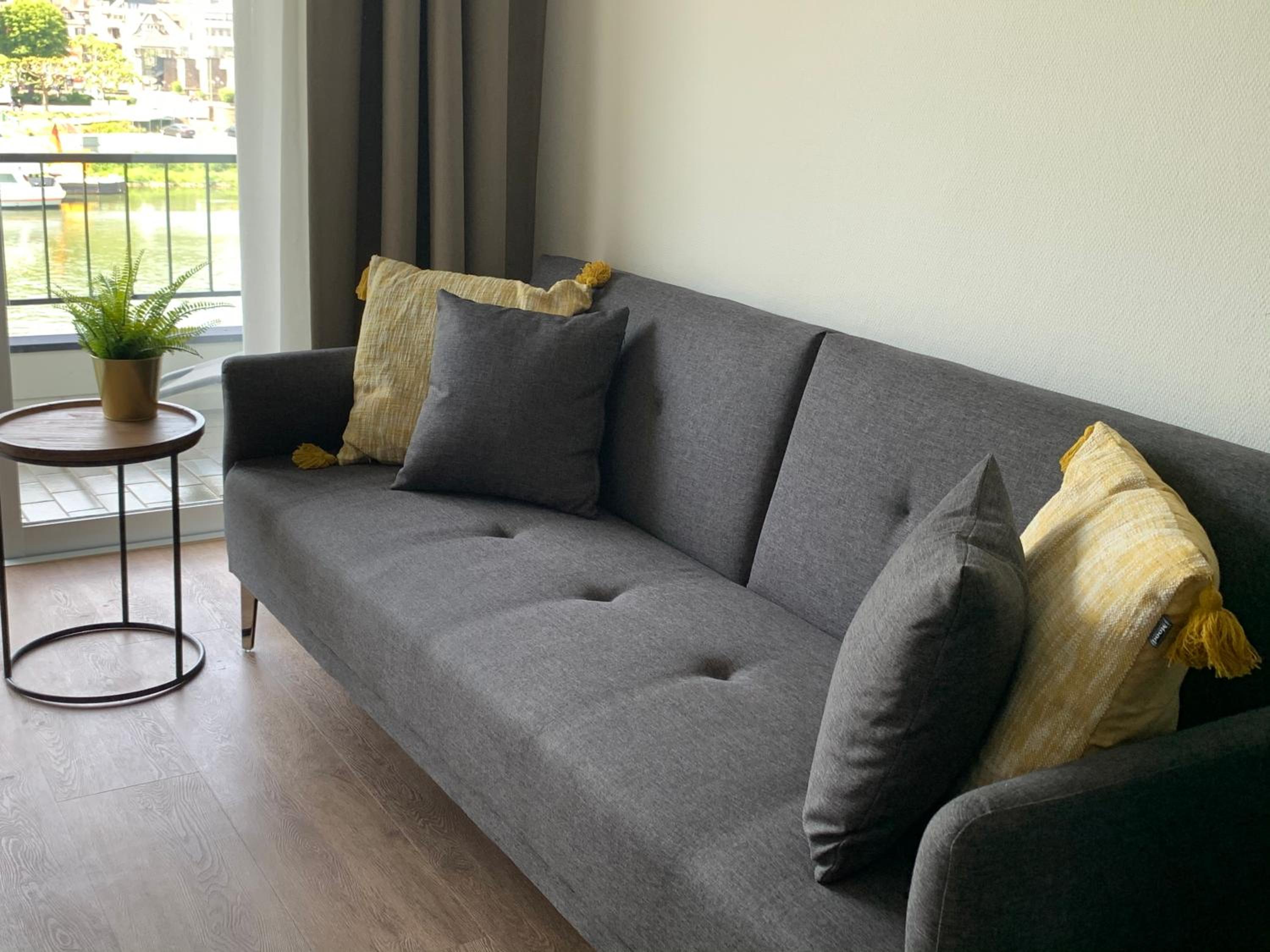 Junior Suite with Balcony and River View - Photo 8