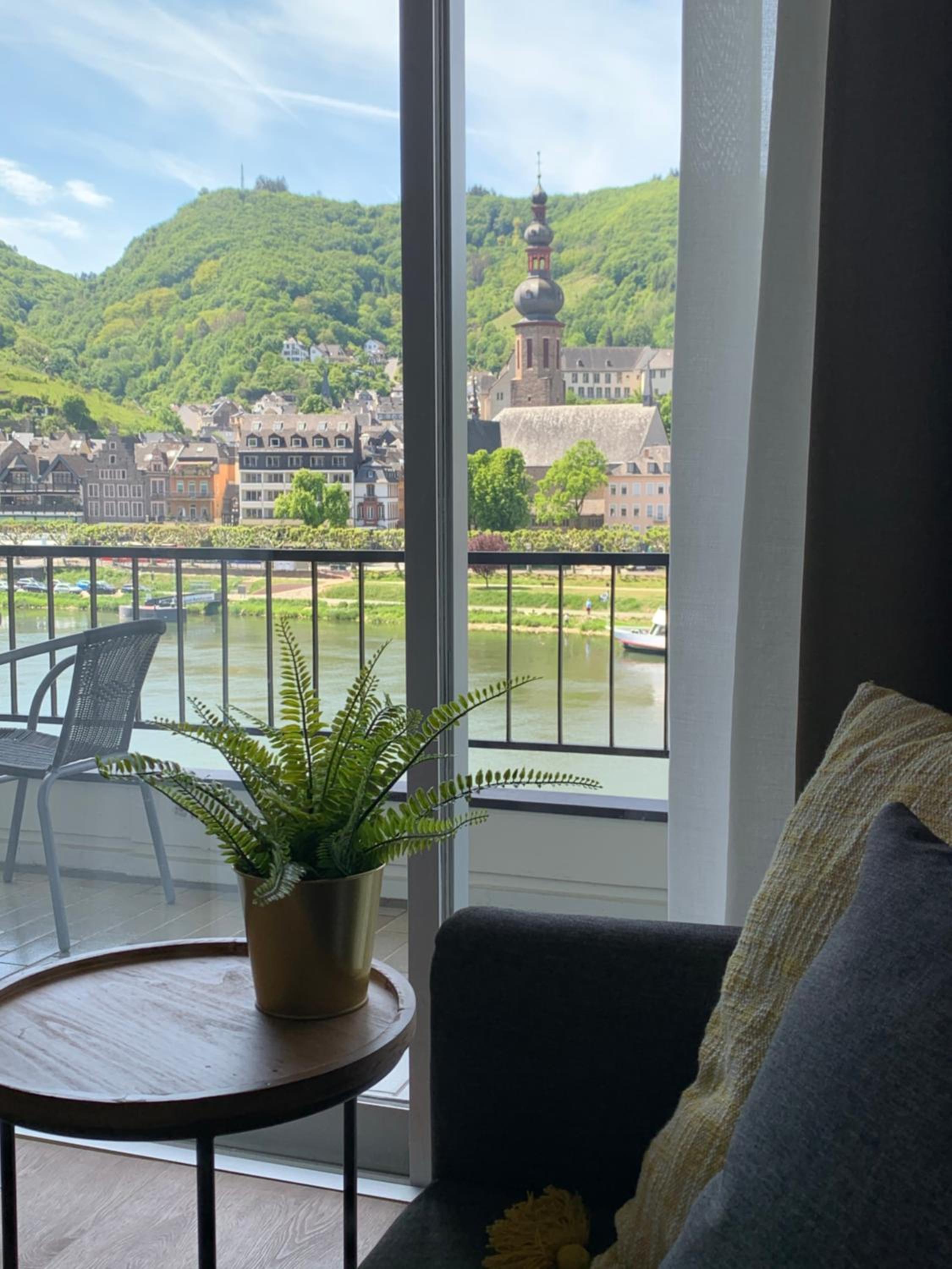 Junior Suite with Balcony and River View - Photo 10