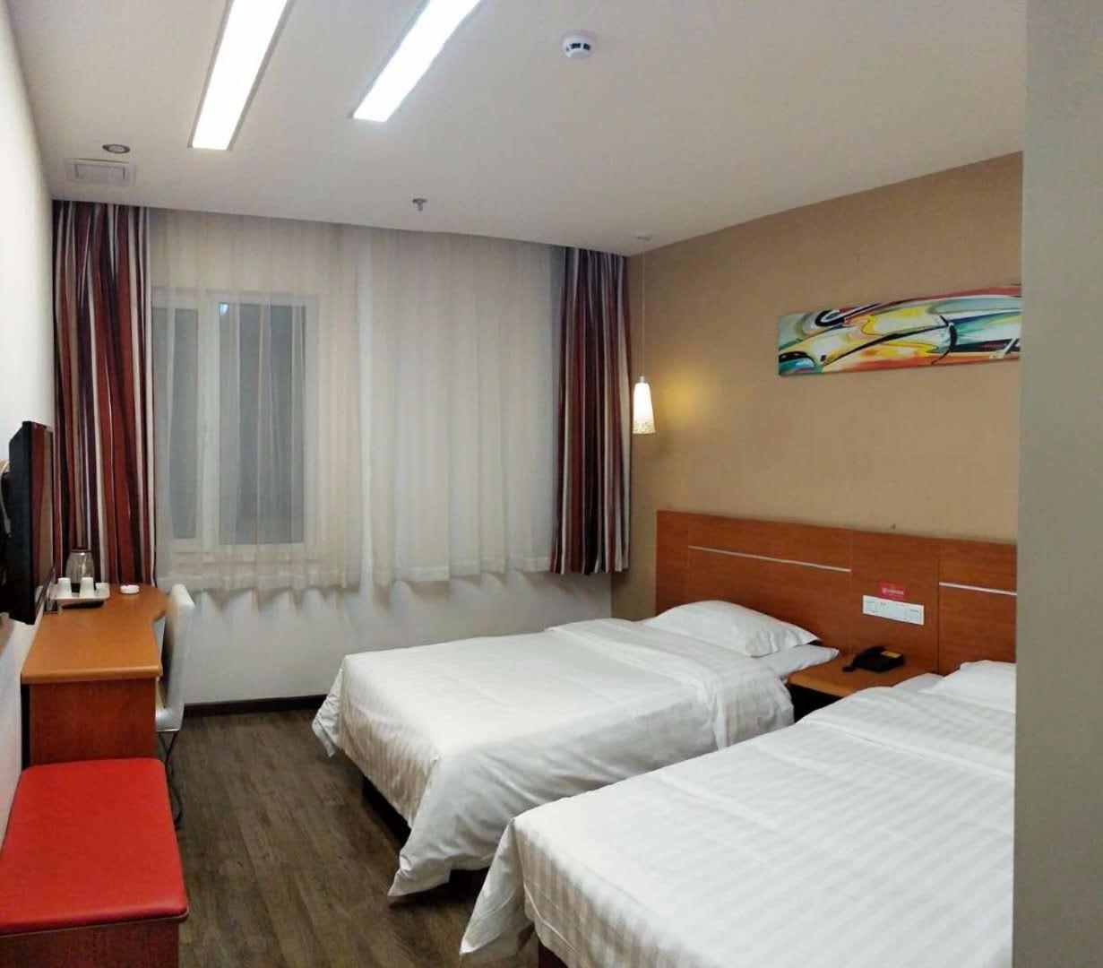Traditional Twin Room - Photo 1