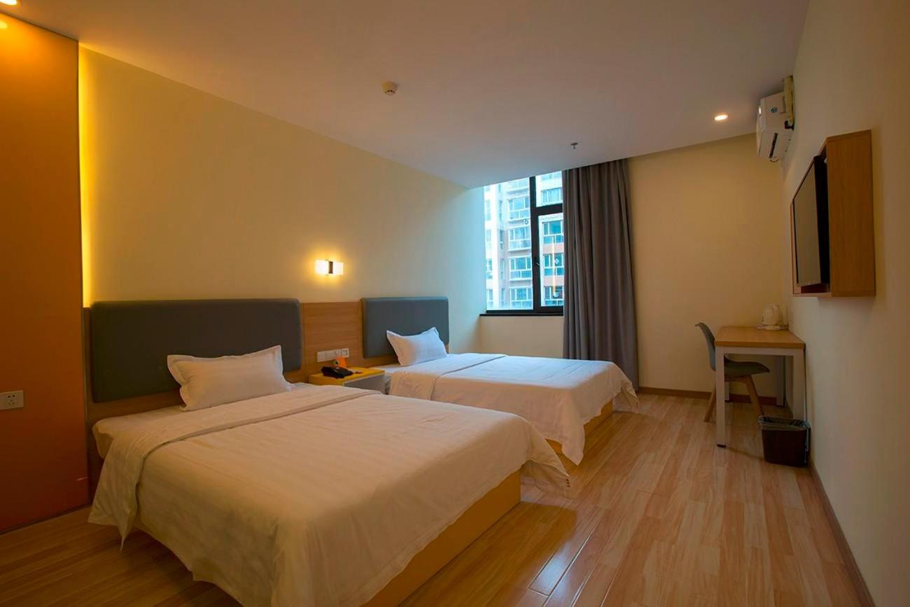 Comfortable Twin Room