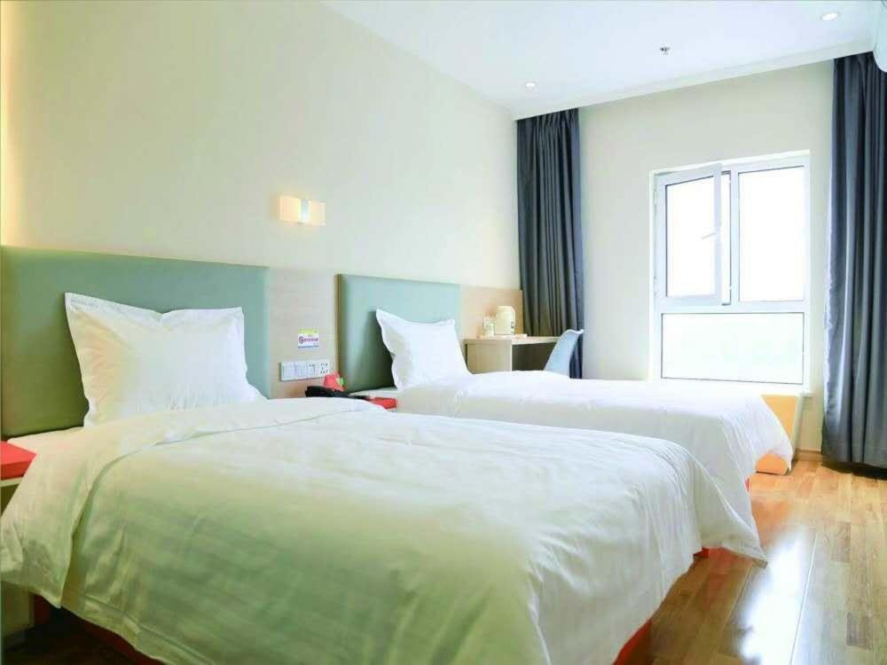 Business Twin Room photo 1