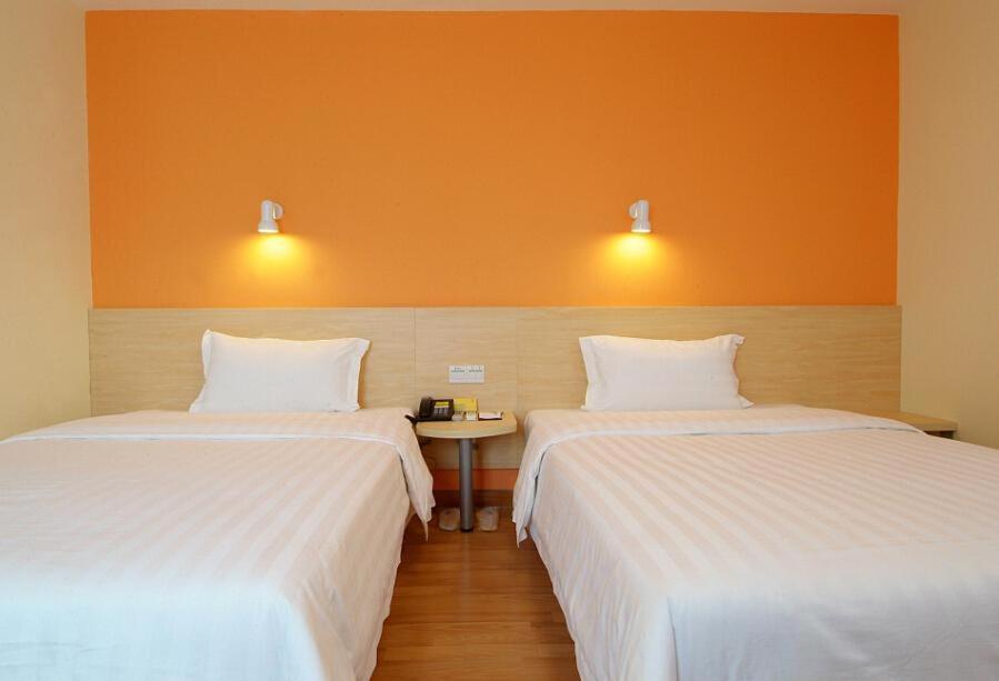 Business Twin Room photo 1