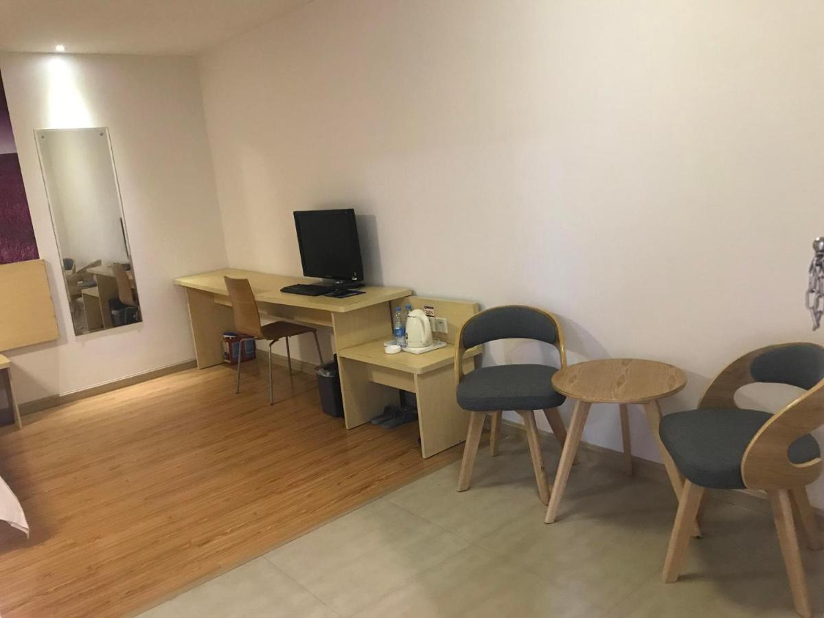 Select Twin Room photo 2