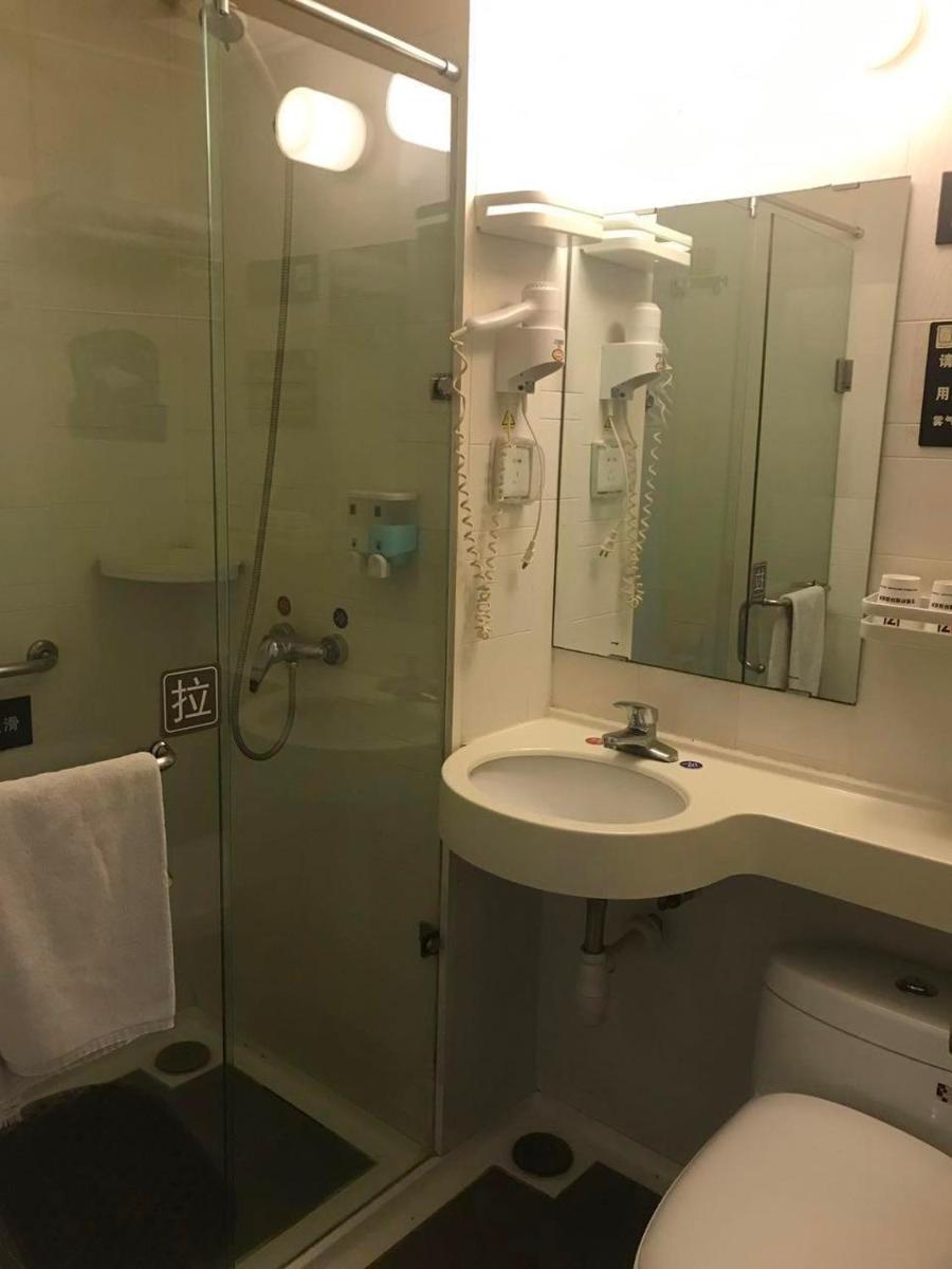 Business Twin Room photo 1