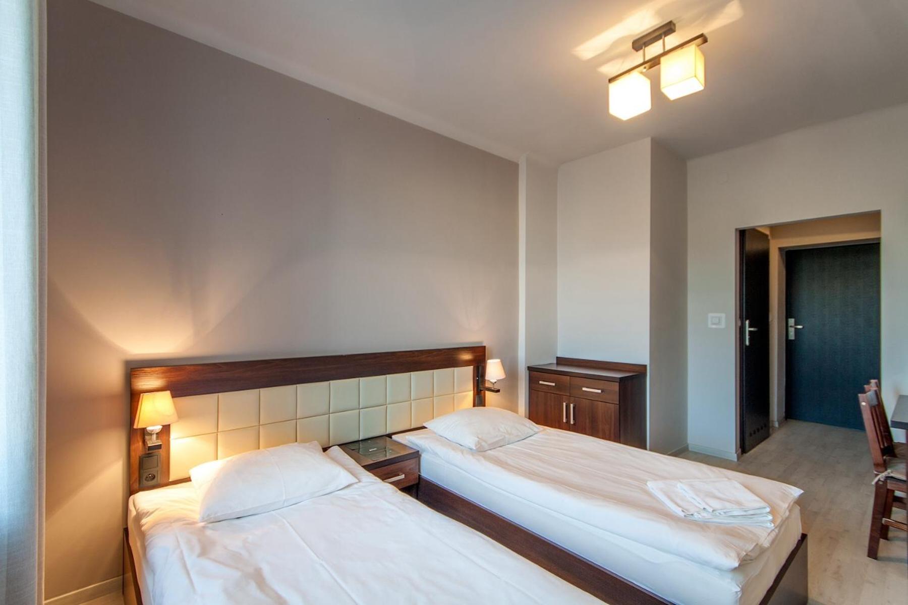 Standard Twin Room - Photo 5