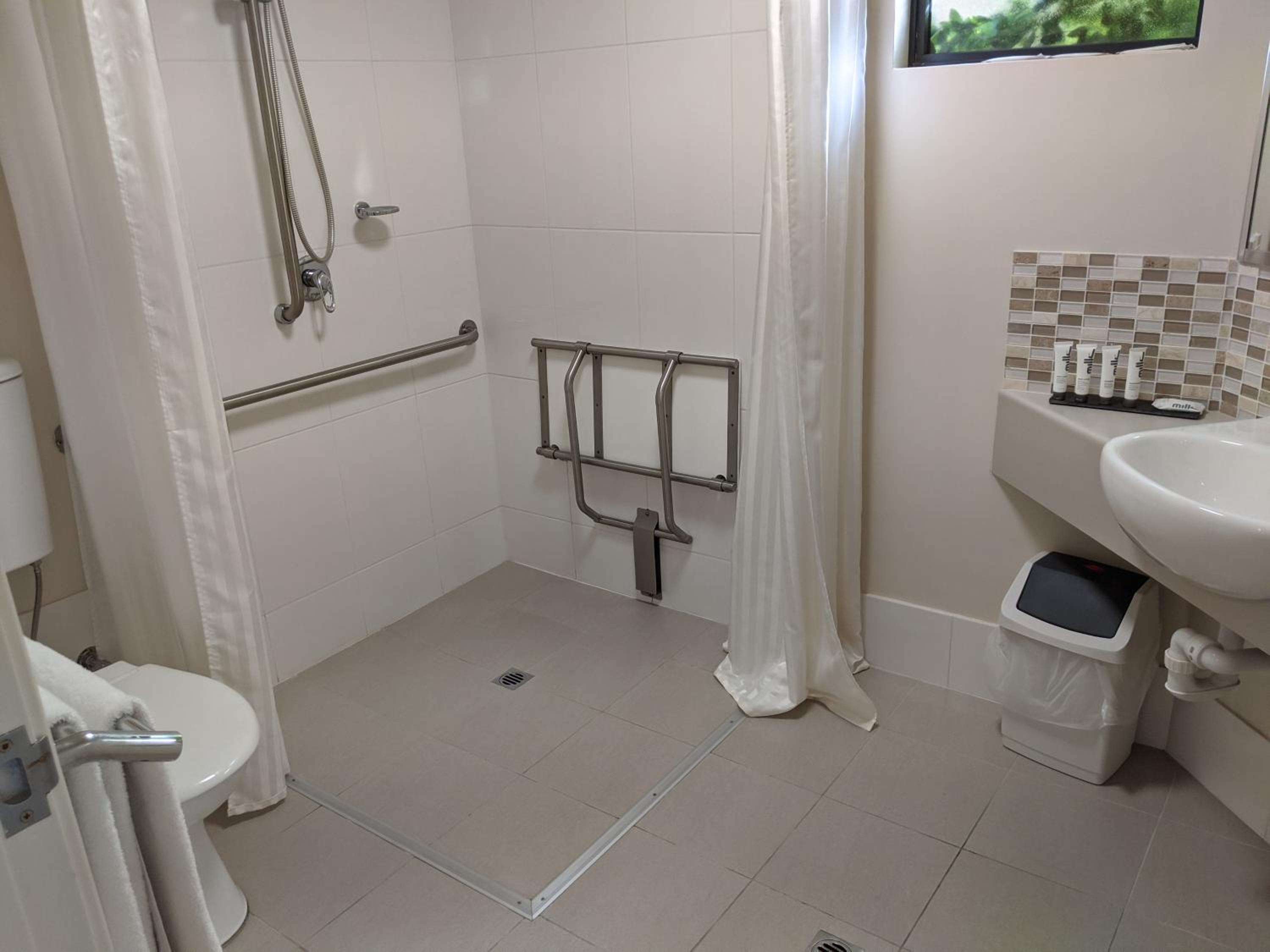 Studio Apartment - Photo 9