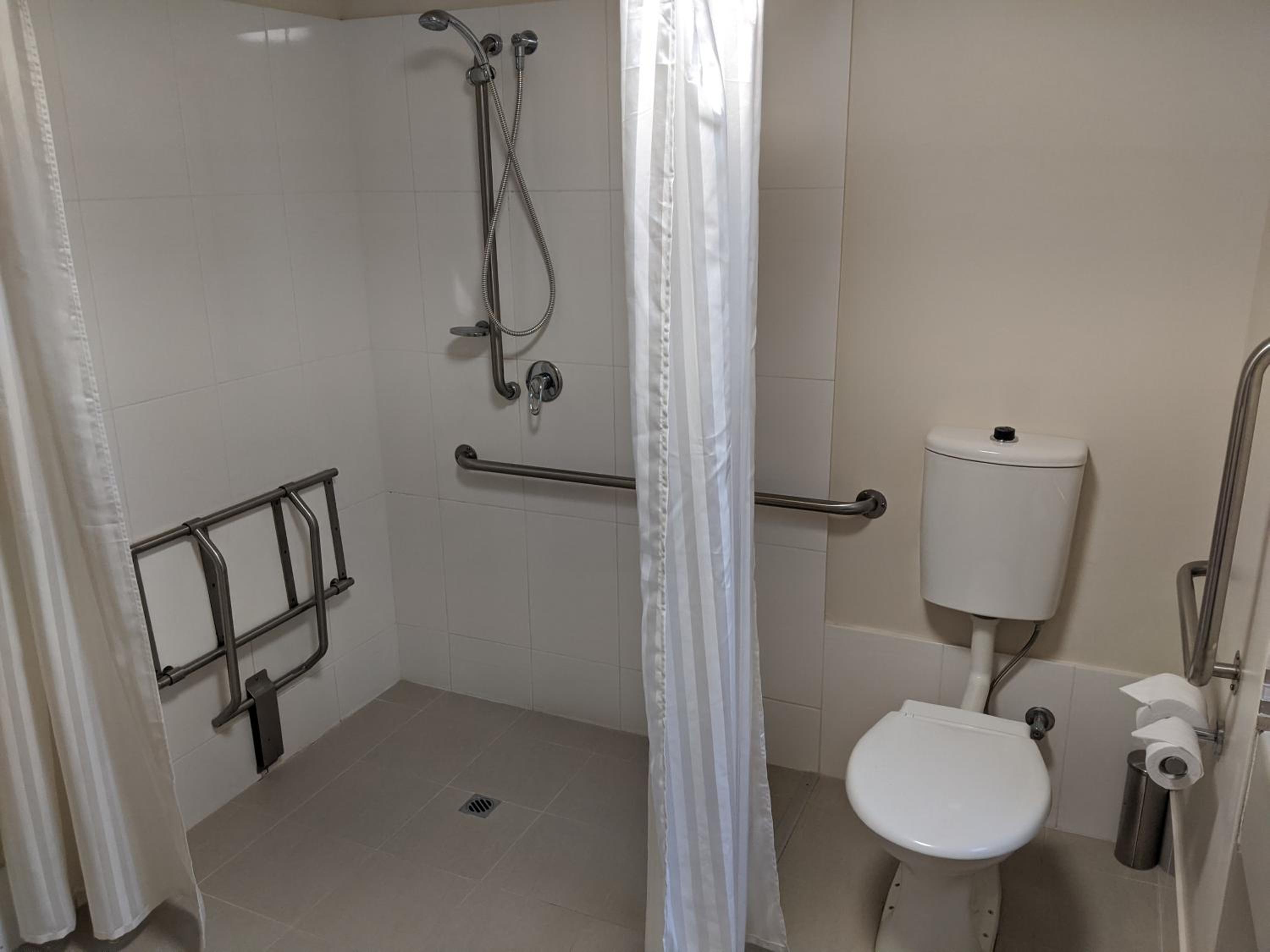 One-Bedroom Apartment - Photo 7