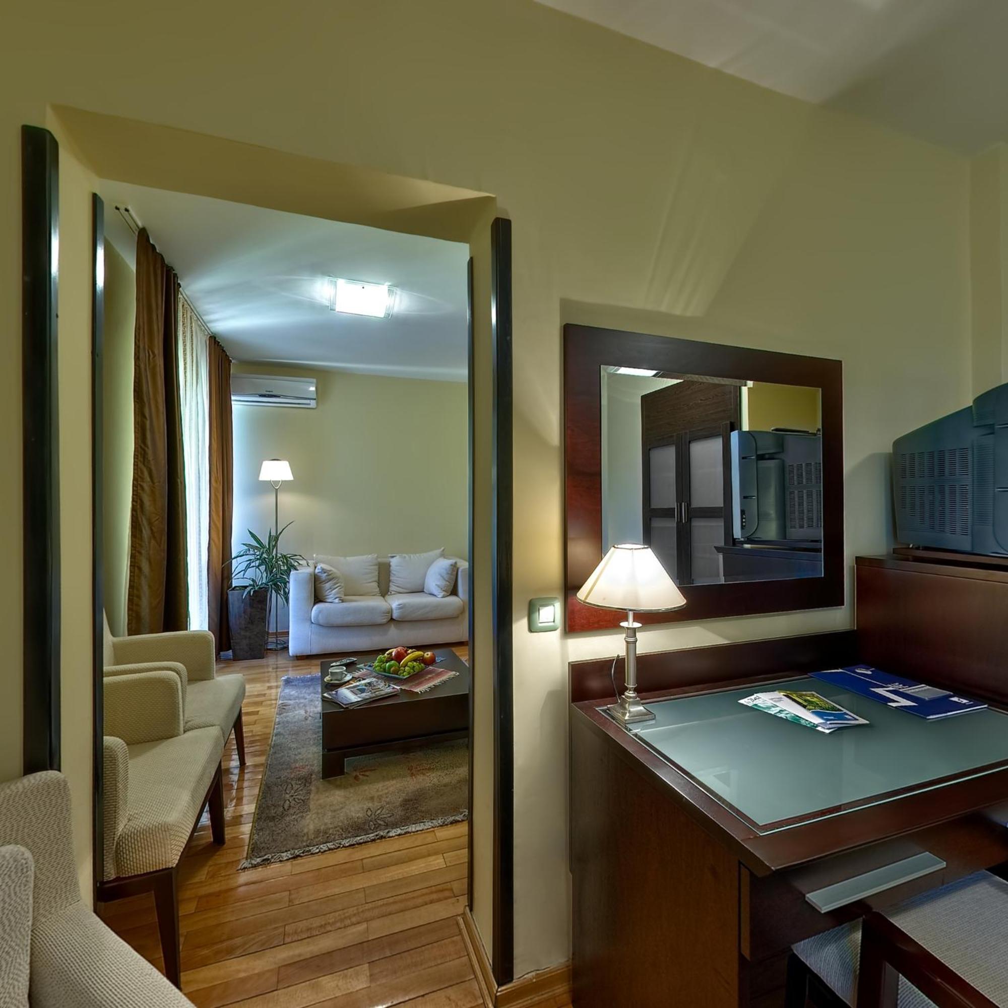 Apartment with Balcony - Photo 3