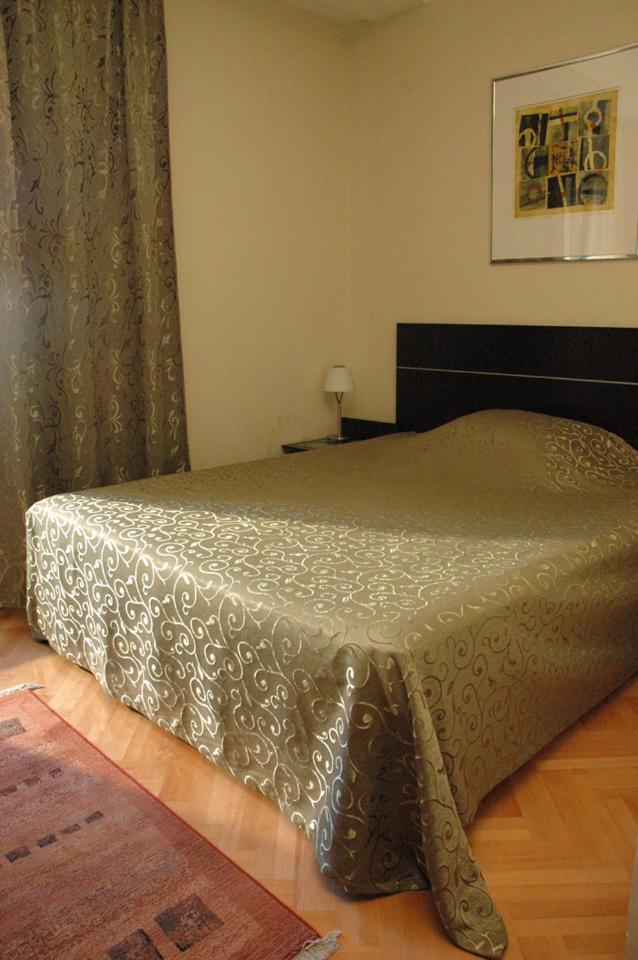 Double Room with Balcony - Photo 3