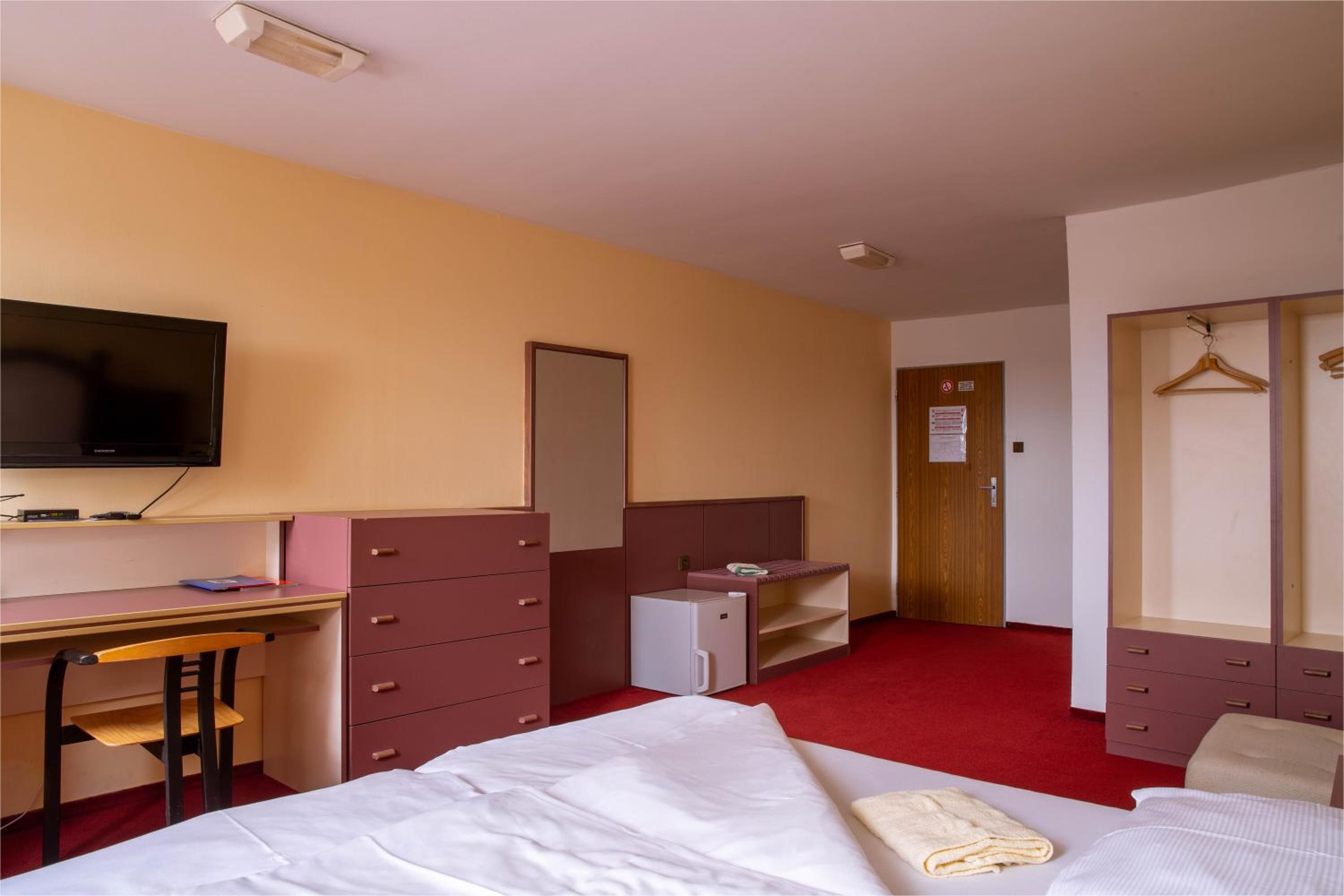 Single Room with Private Bathroom photo 1