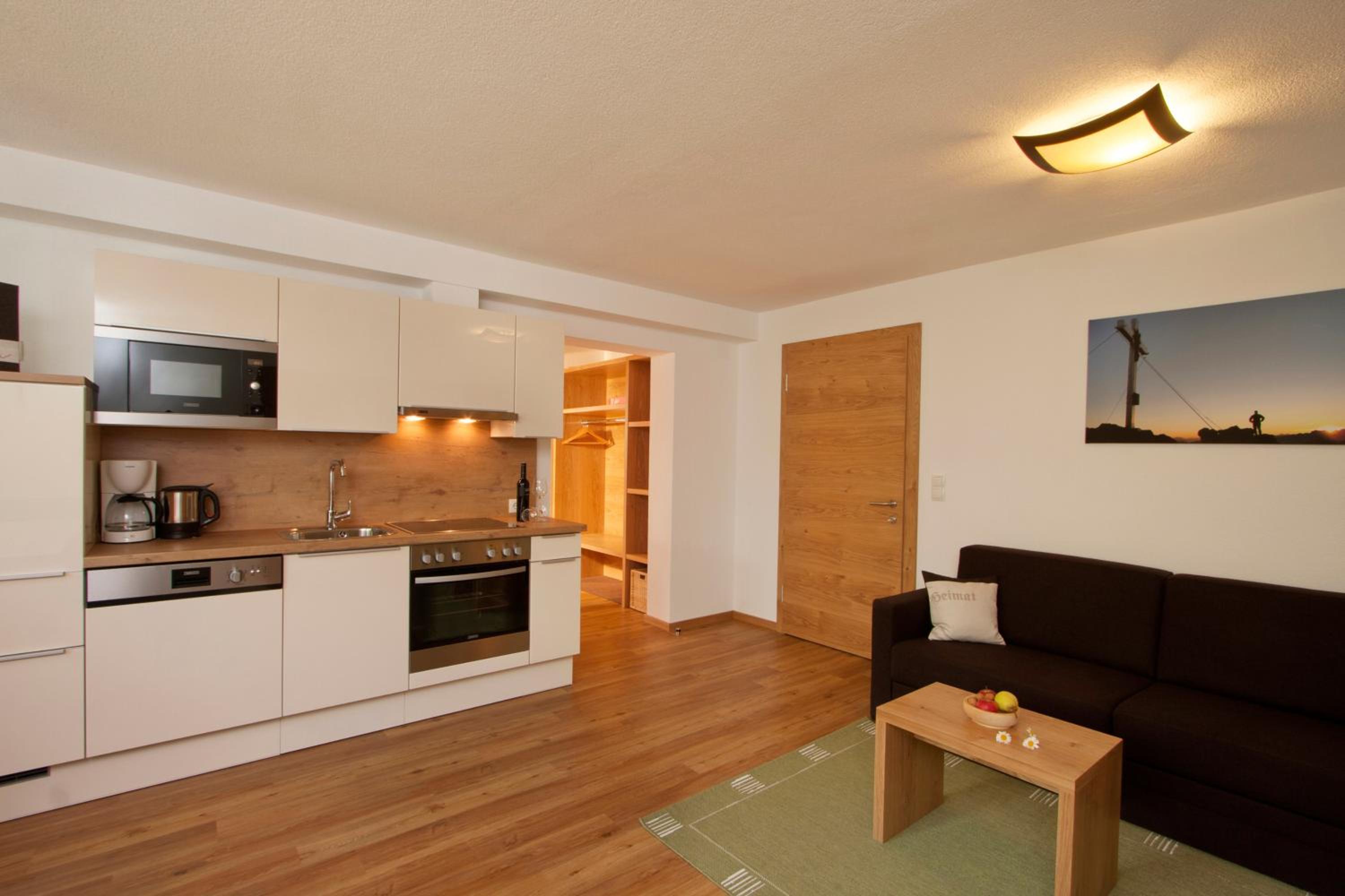 One-Bedroom Apartment with Balcony - Photo 6