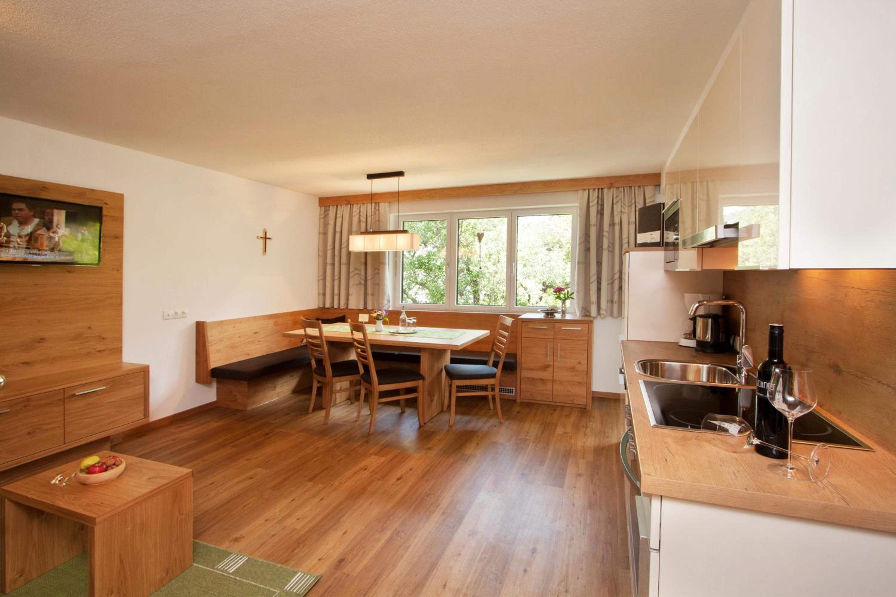 One-Bedroom Apartment with Balcony - Photo 12