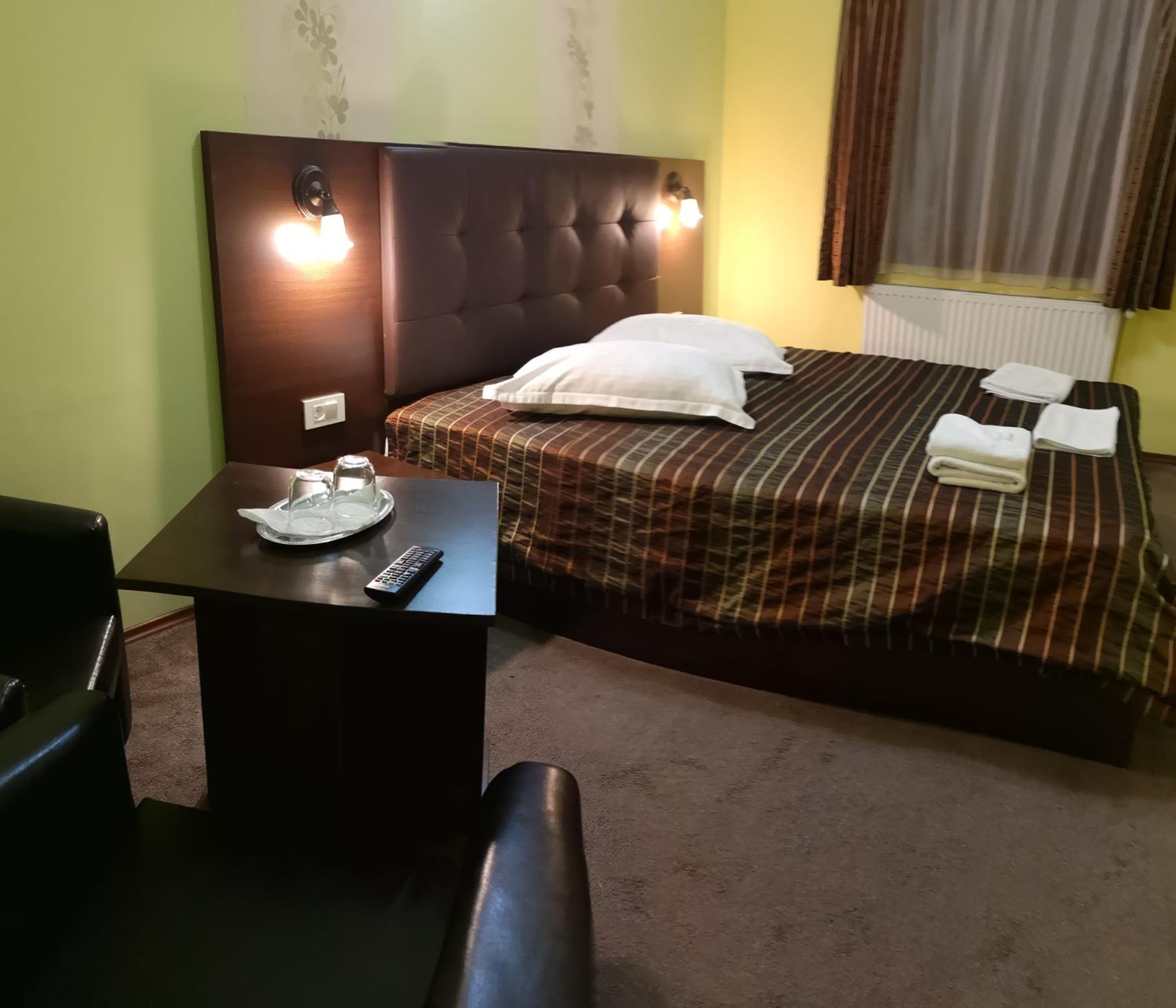 Double Room - Photo 4