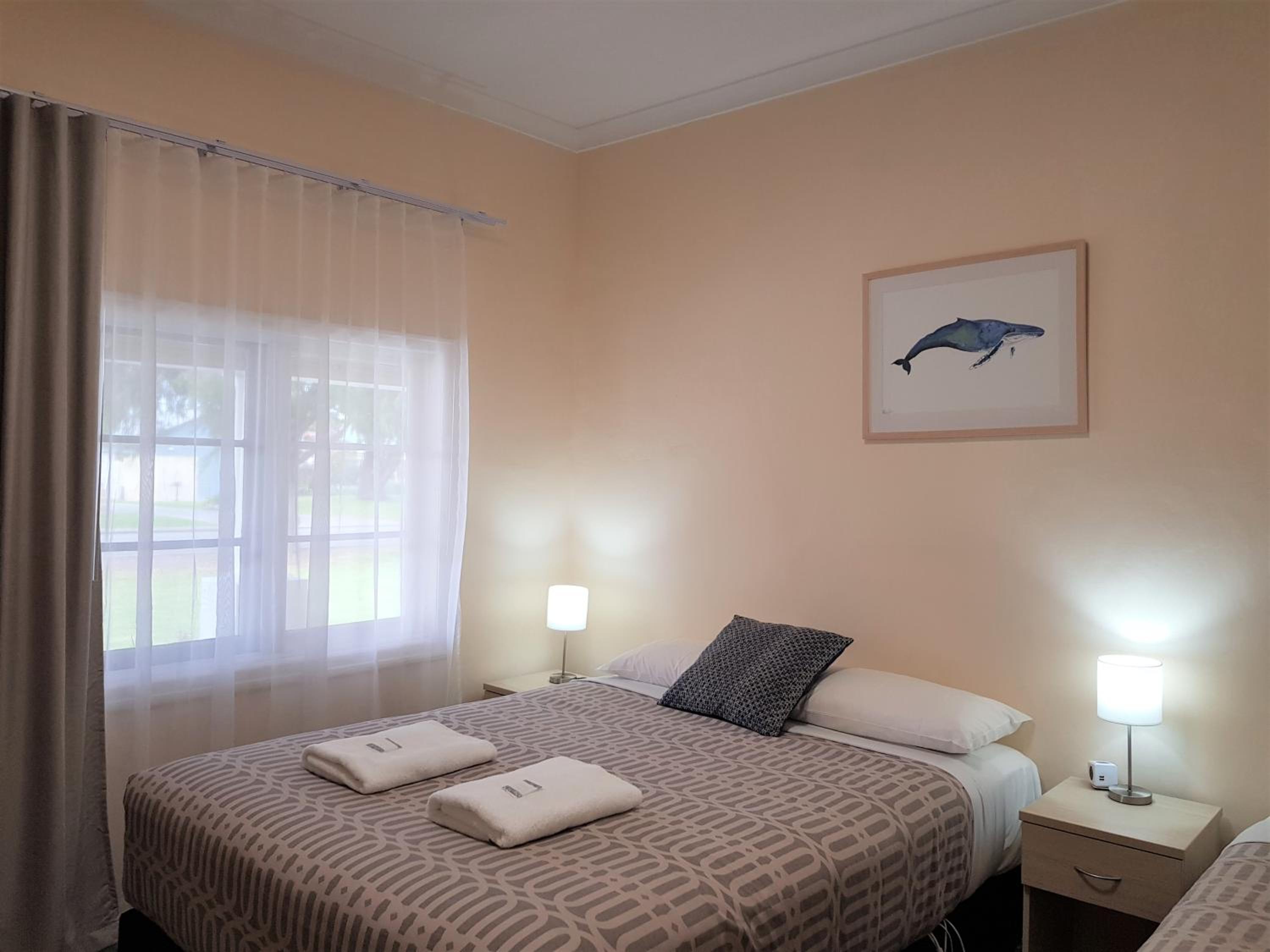 Art Deco Two-Bedroom Apartment photo 3