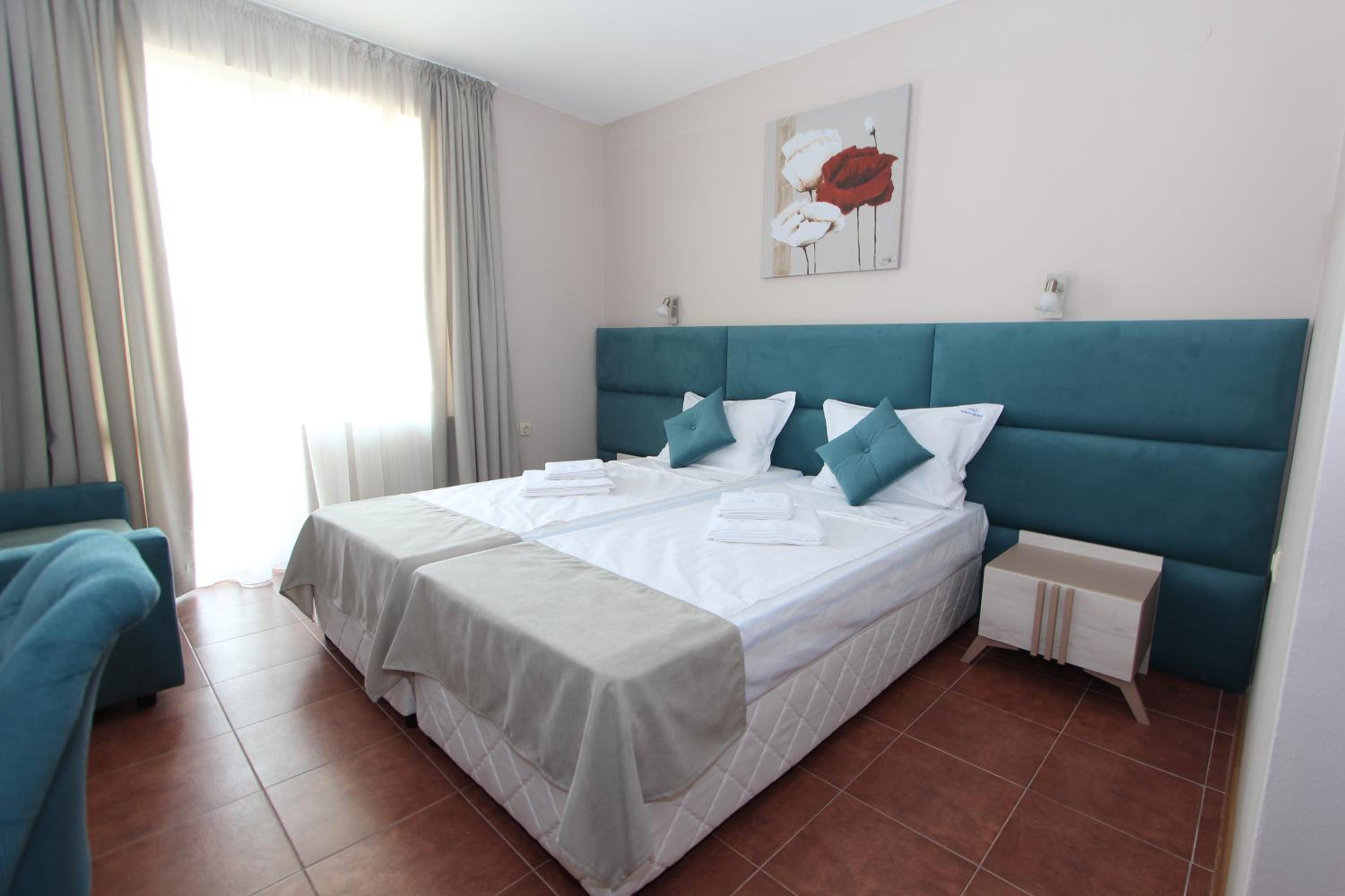 Luxurious Twin Room with Sea View