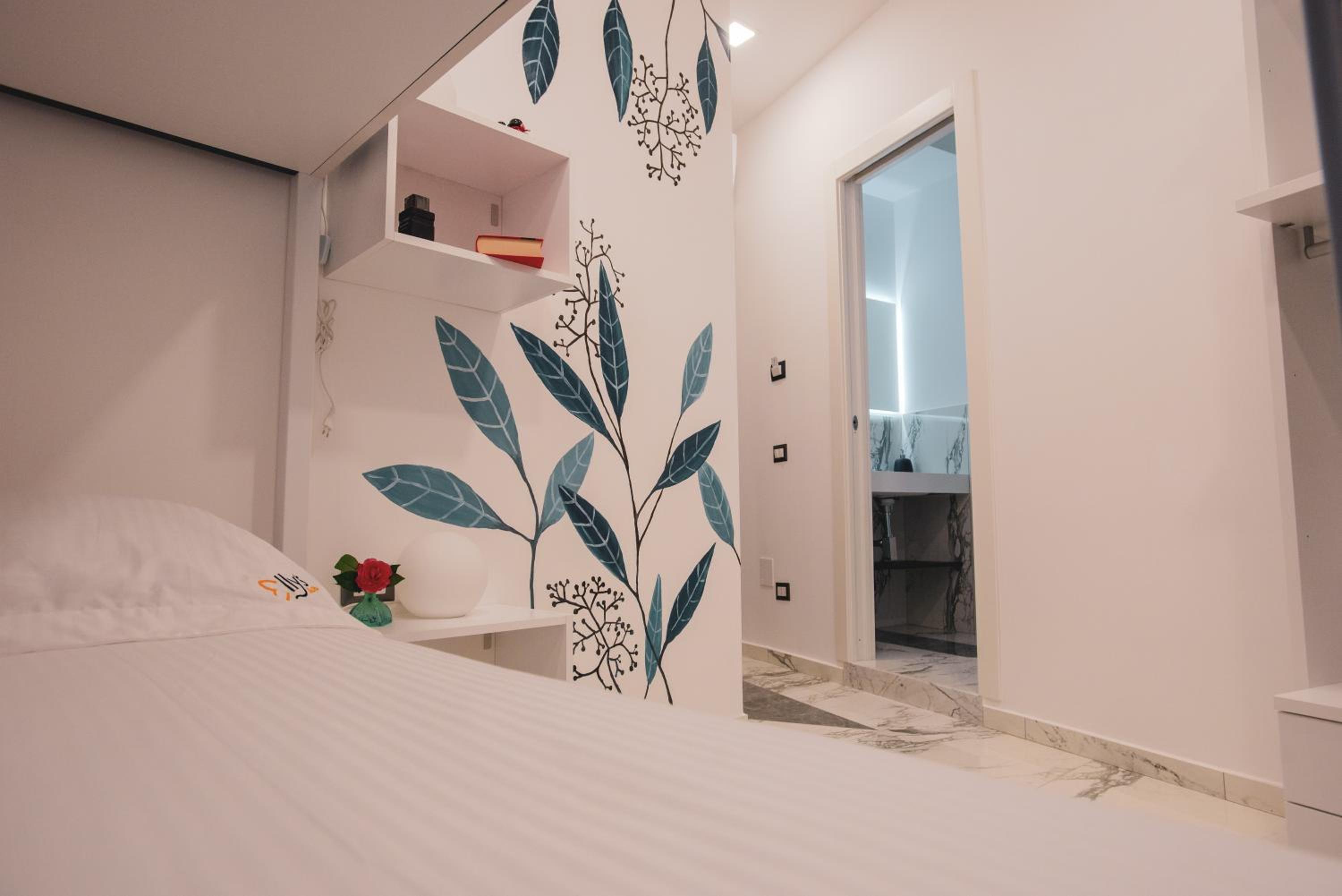 Twin Room with Private Bathroom - Photo 7