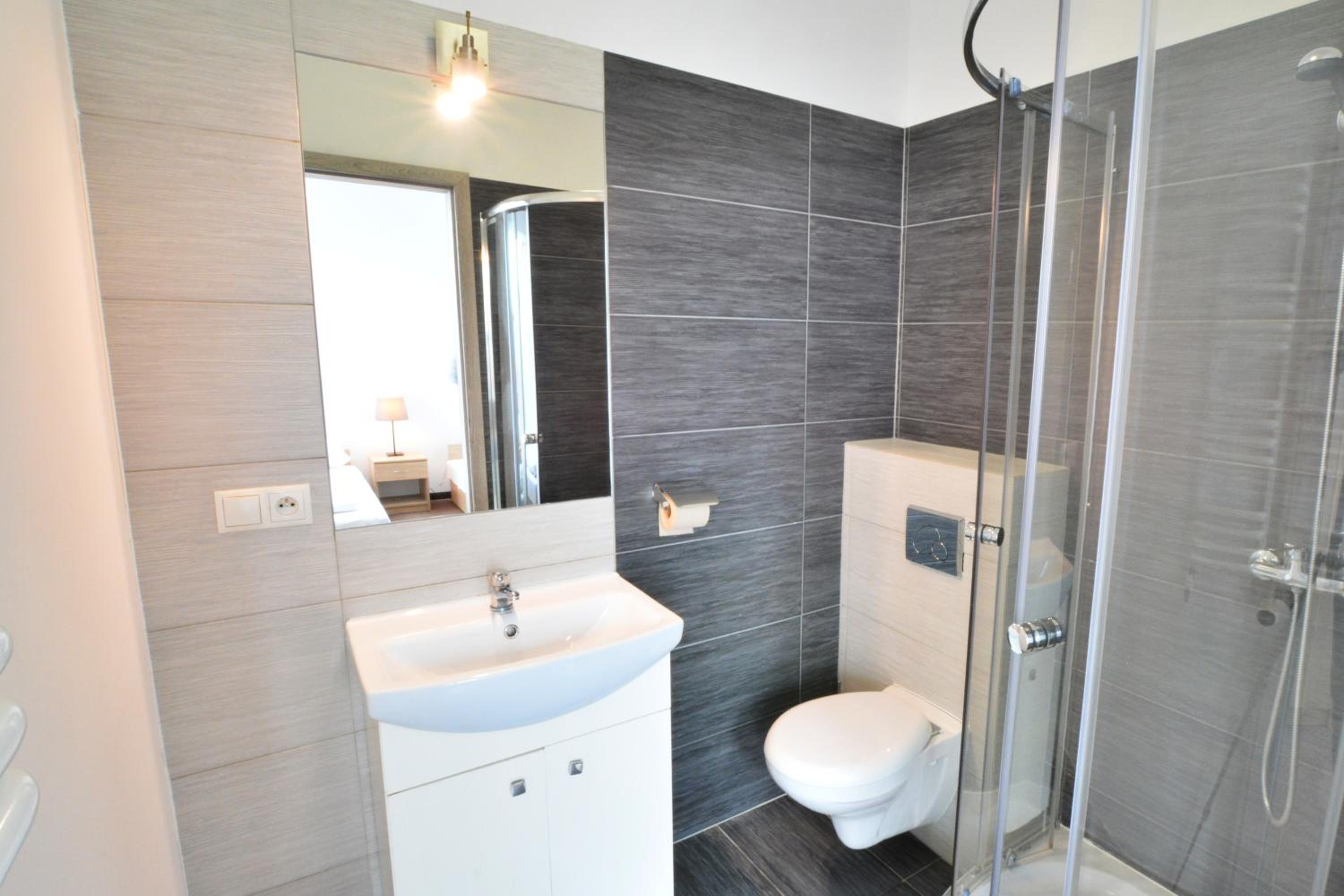 Twin Room - Photo 2