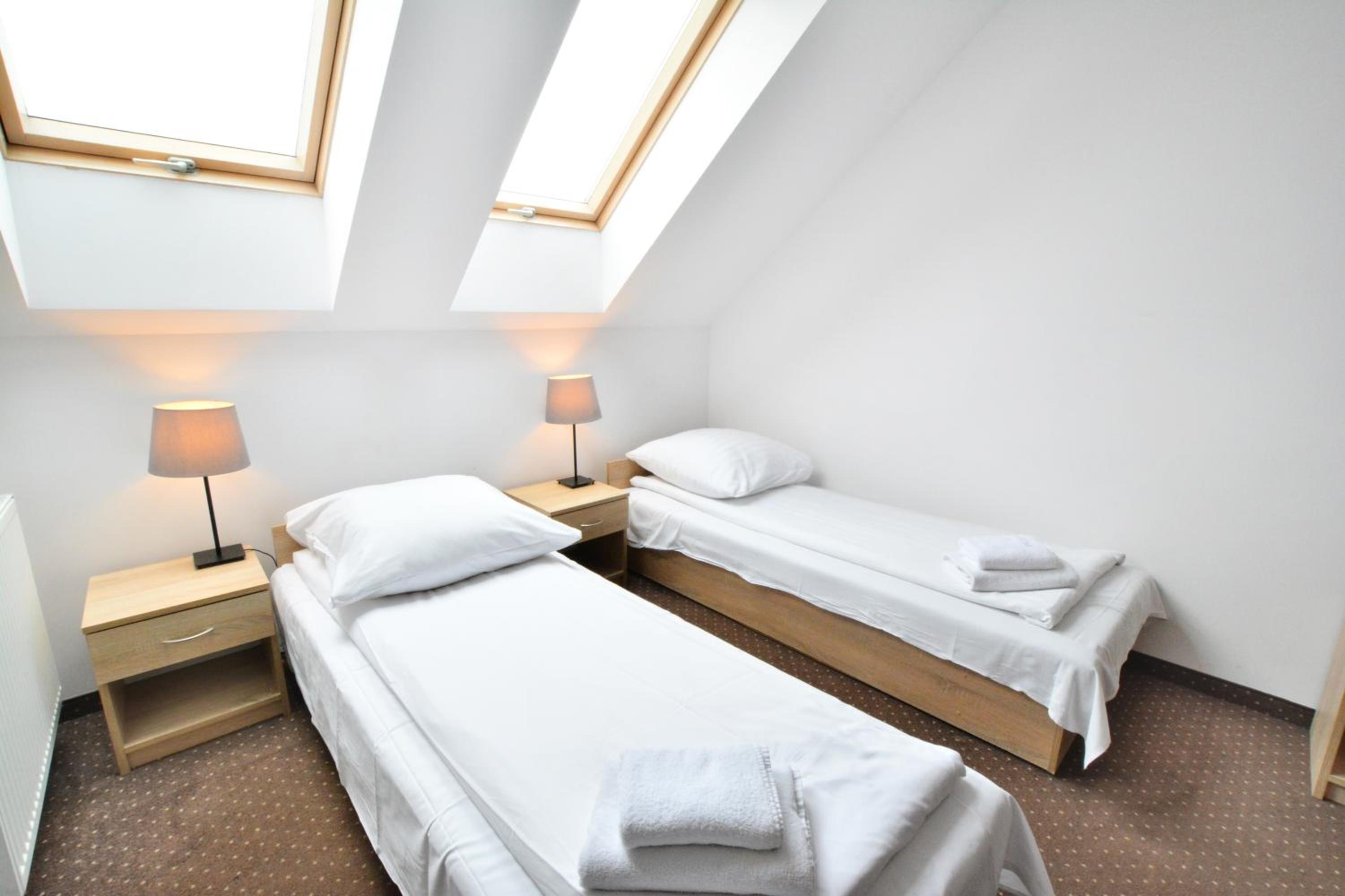 Twin Room - Photo 4