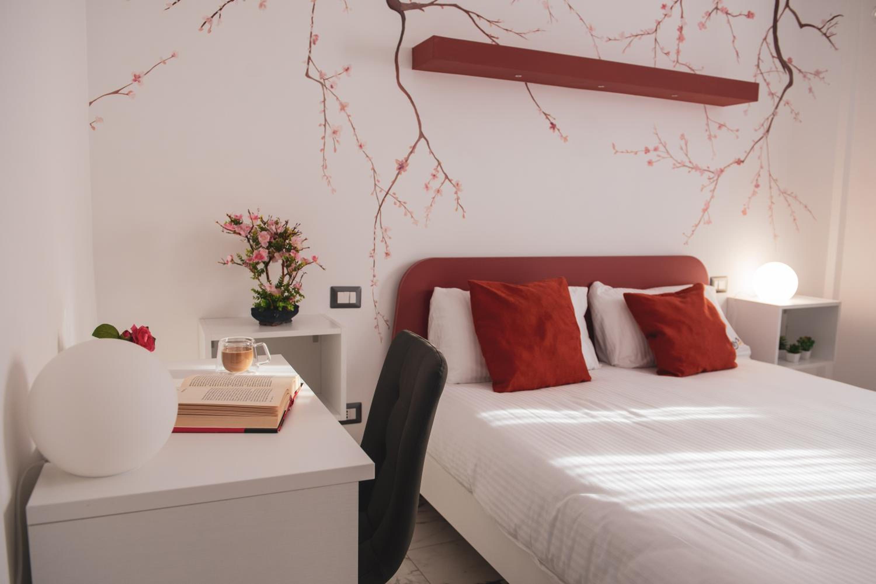 Double Room with Private Bathroom - Photo 10