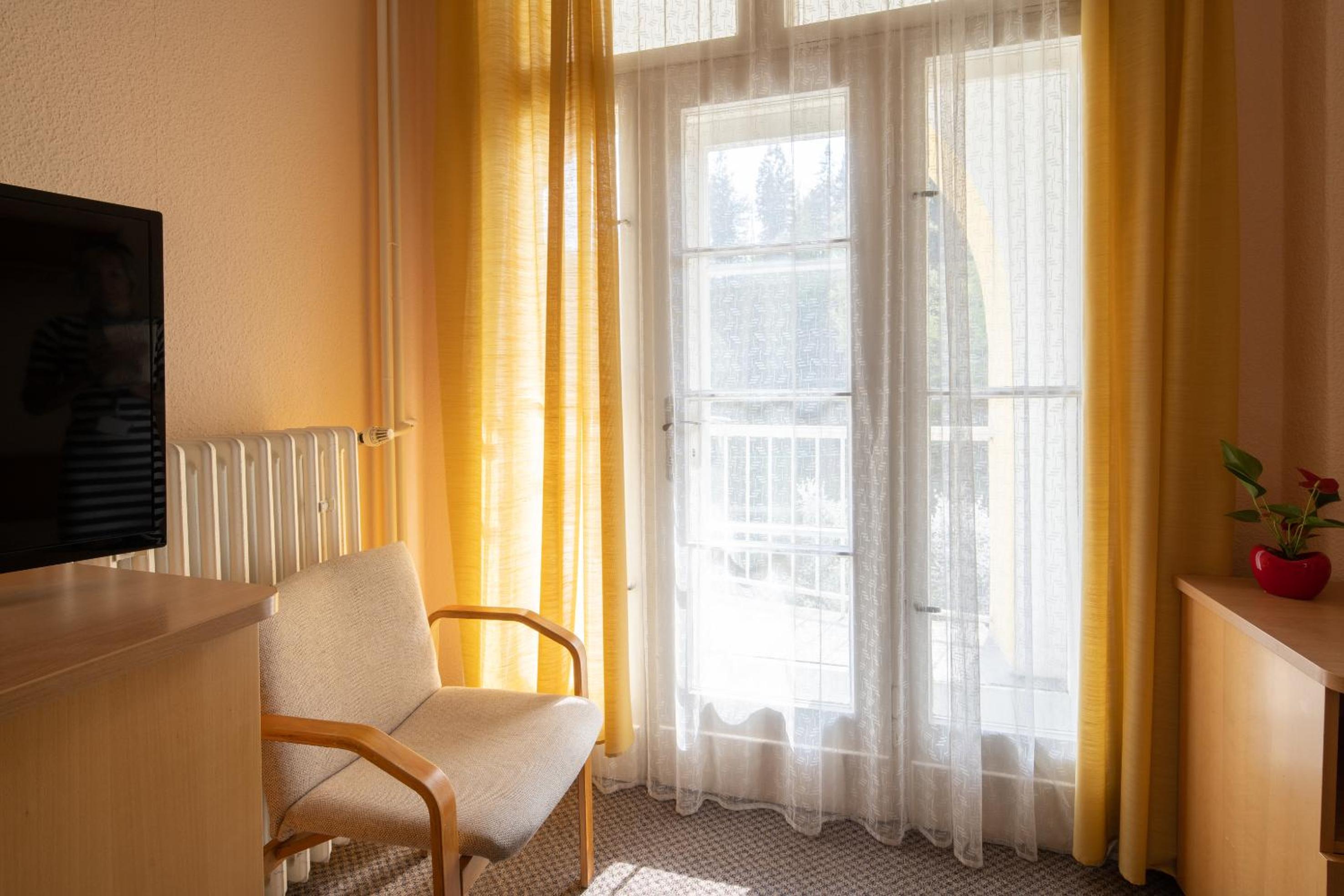 Standard Single Room with Shared Bathroom photo 2