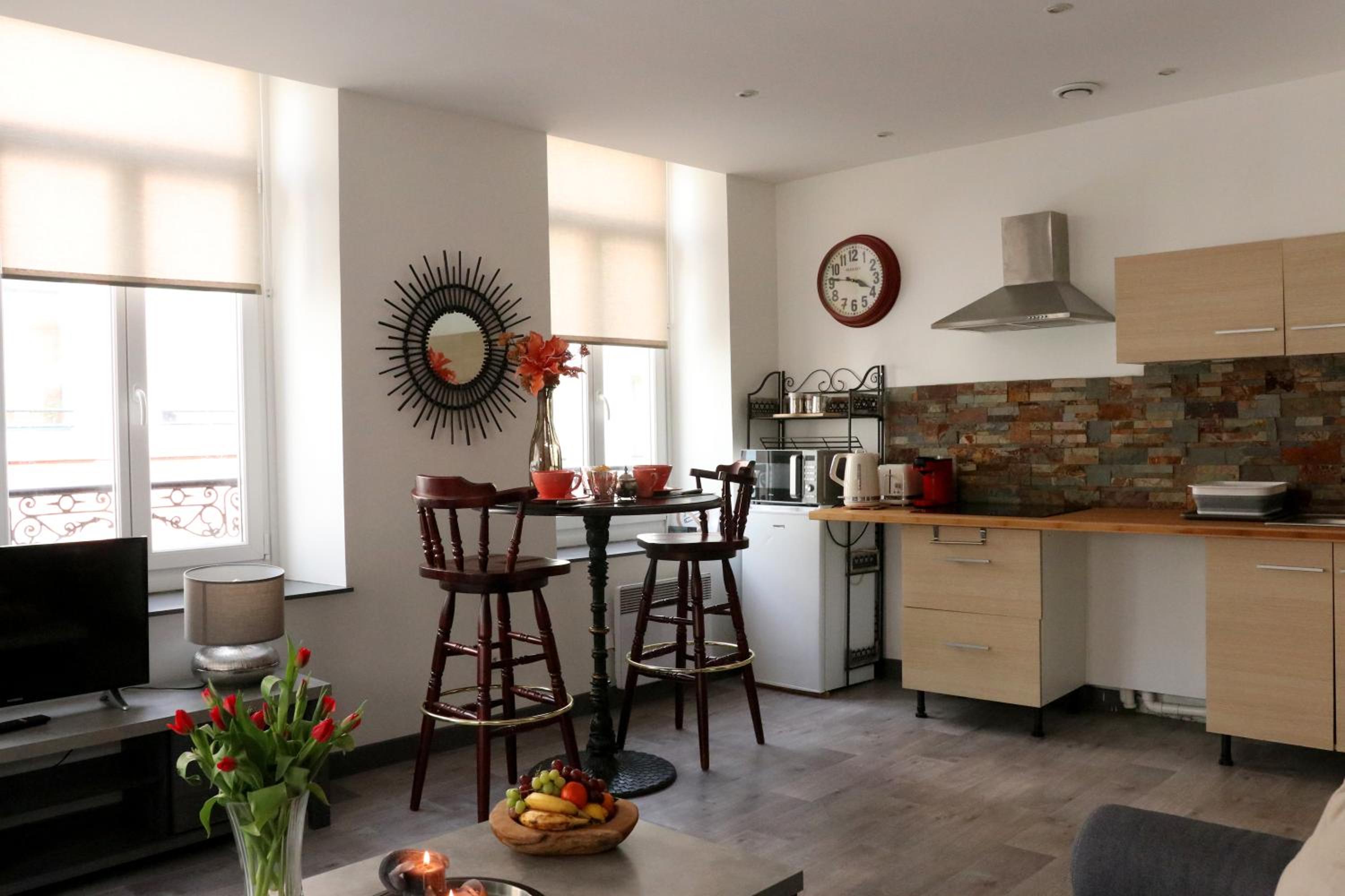 One-Bedroom Apartment - Photo 6