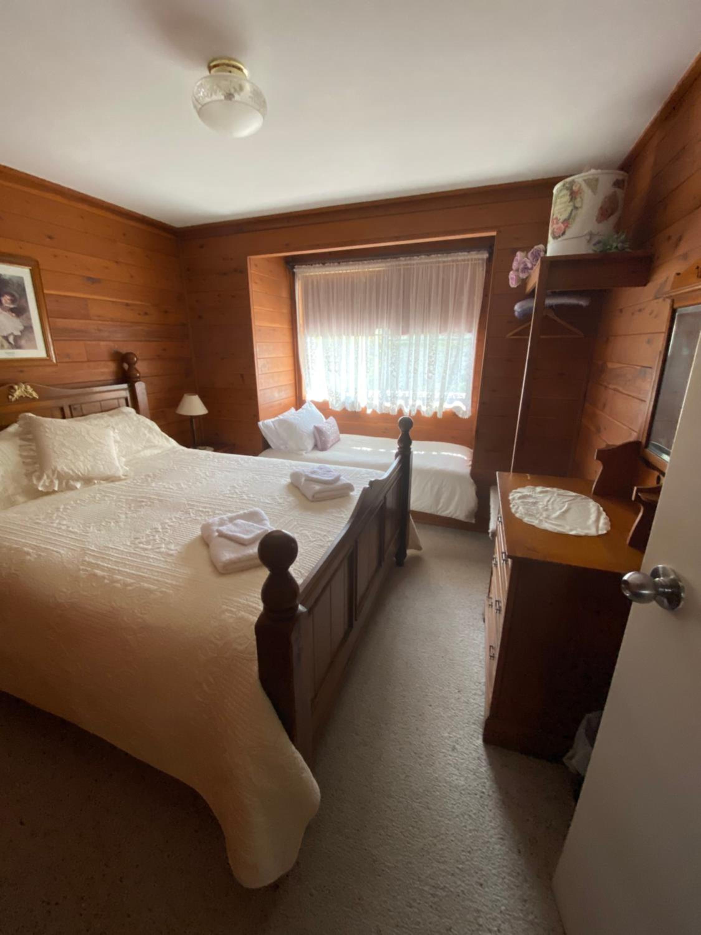 Deluxe Double Room (2 Adults + 1 Child)