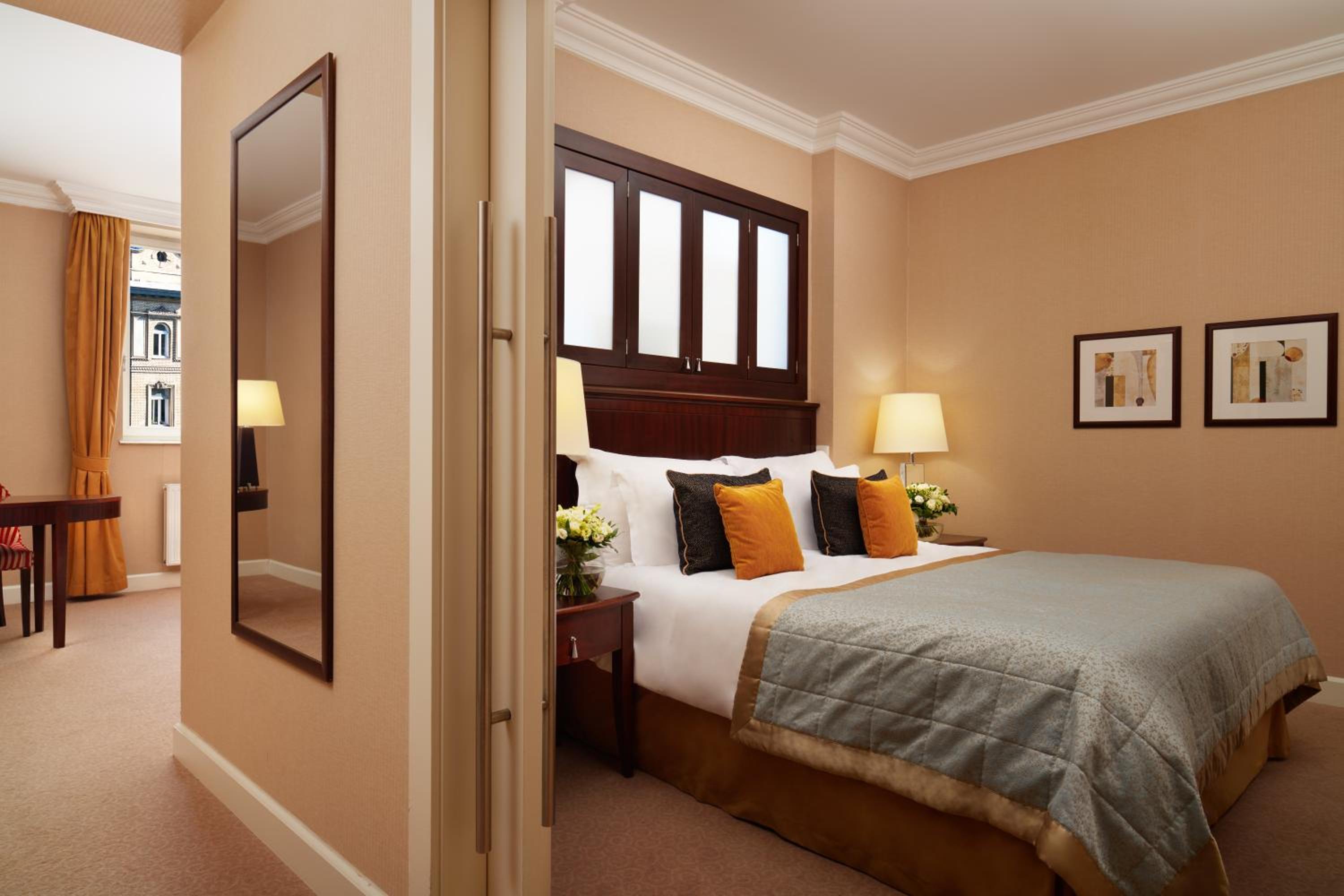 Junior Suite with Royal Spa and Executive Club Access
