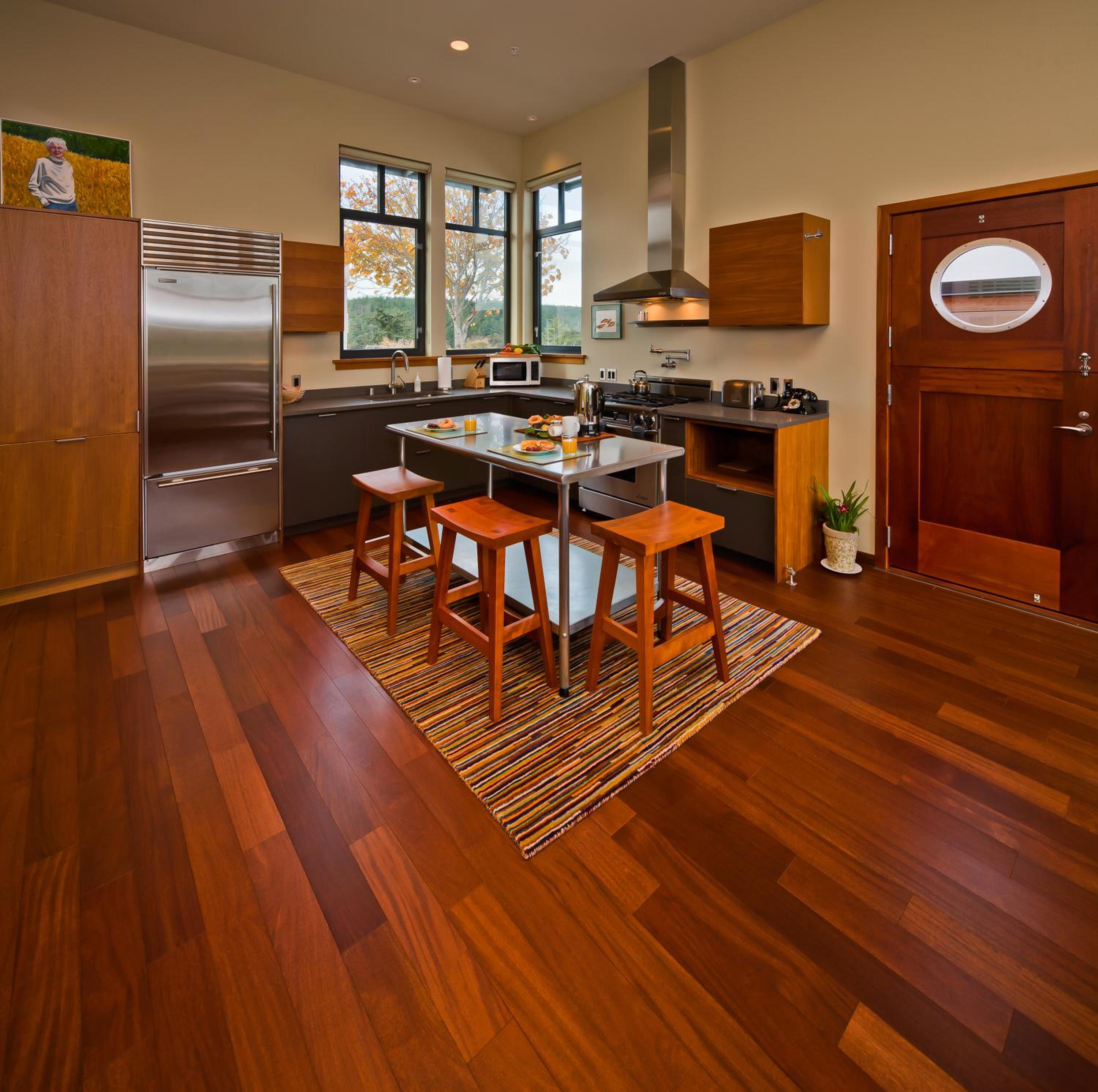 Luxury One-Bedroom Apartment photo 3