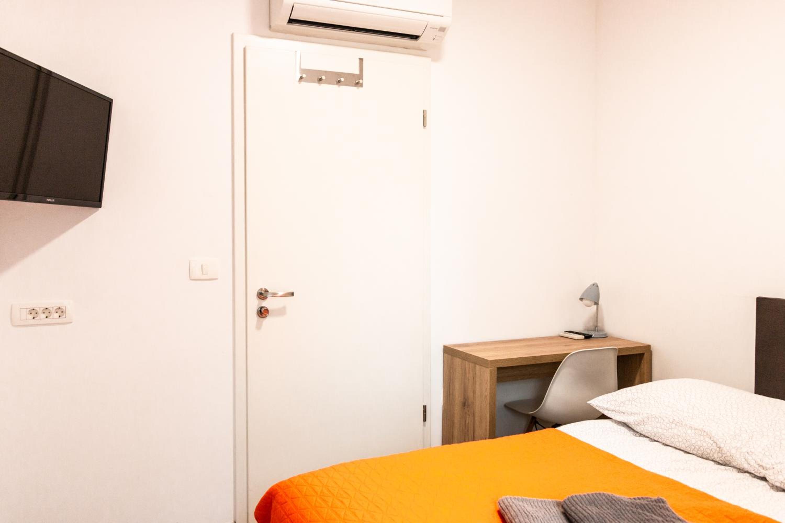 Small Double Room photo 2